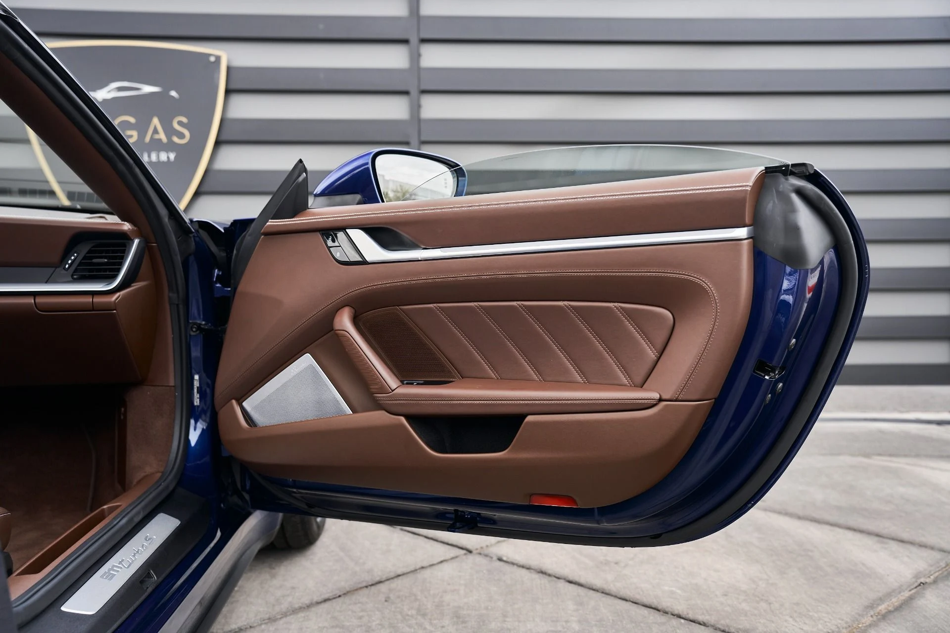 mph018_3806668866_Used_2021_Porsche_911_Turbo_S_1763157440_76d4865b59