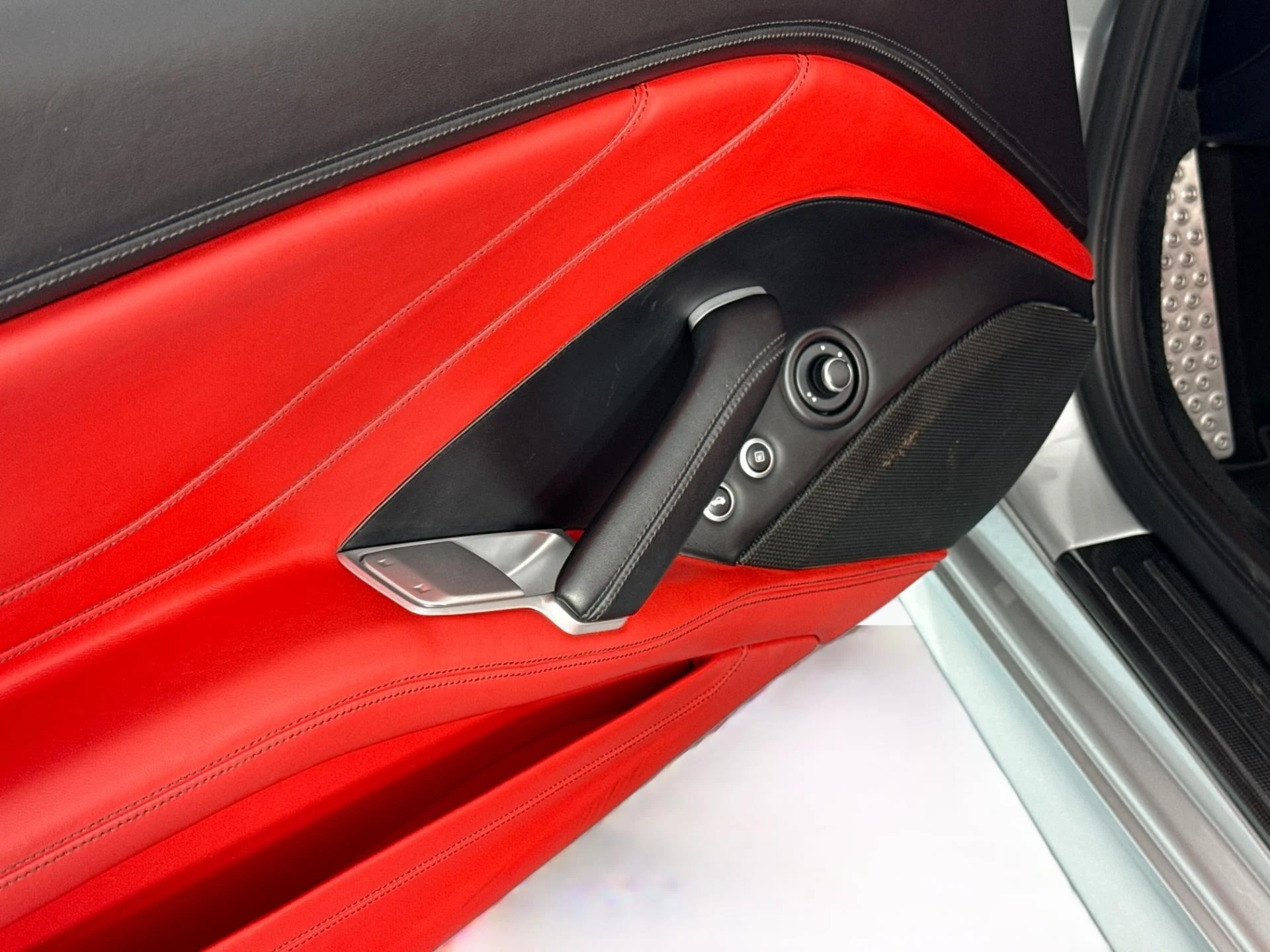 mph018_3807749941_Used_2015_Ferrari_California_T_1782334330_23341af8b4