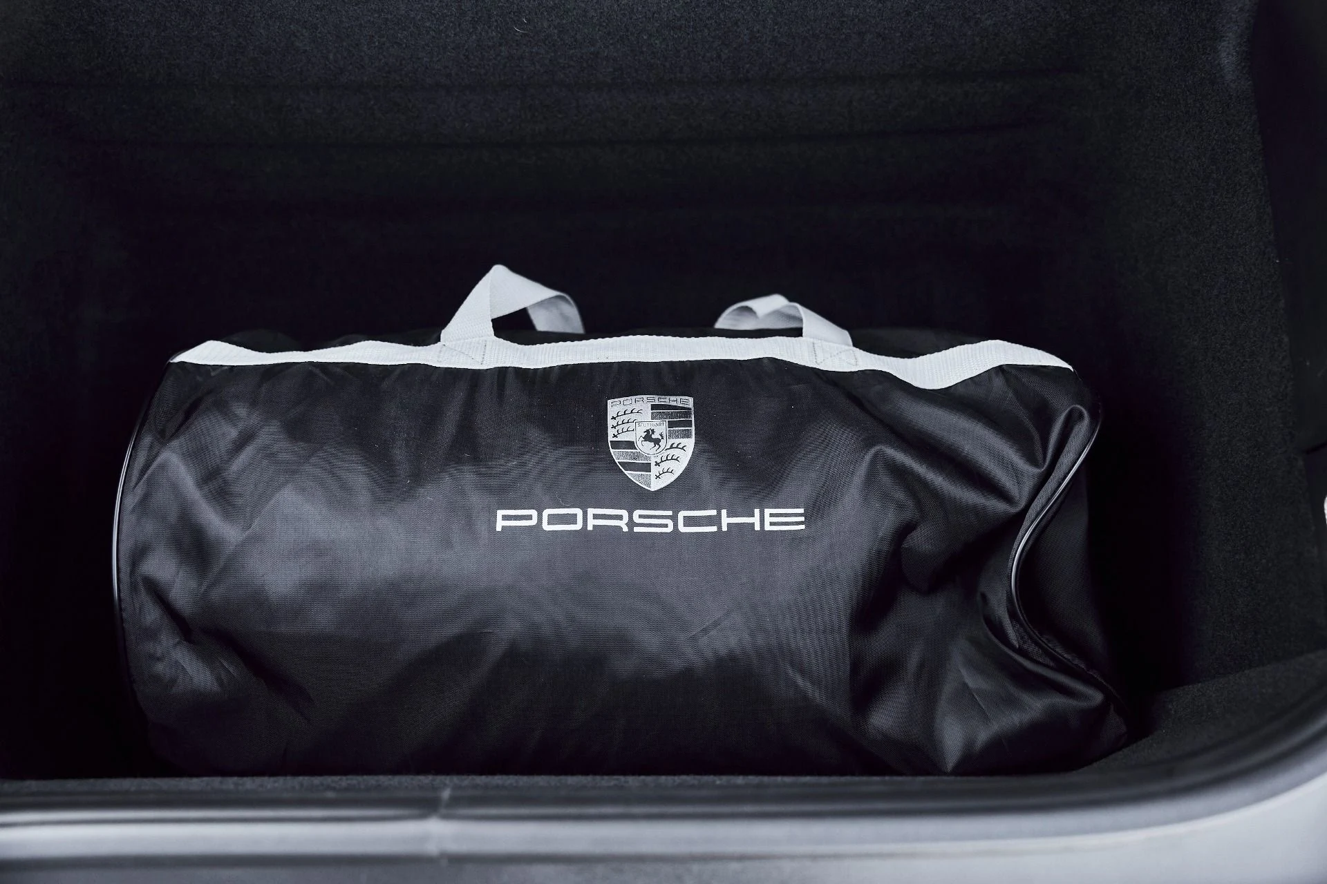 mph018_3816630118_Used_2023_Porsche_911_GT_3_1776823145_4d35a424eb