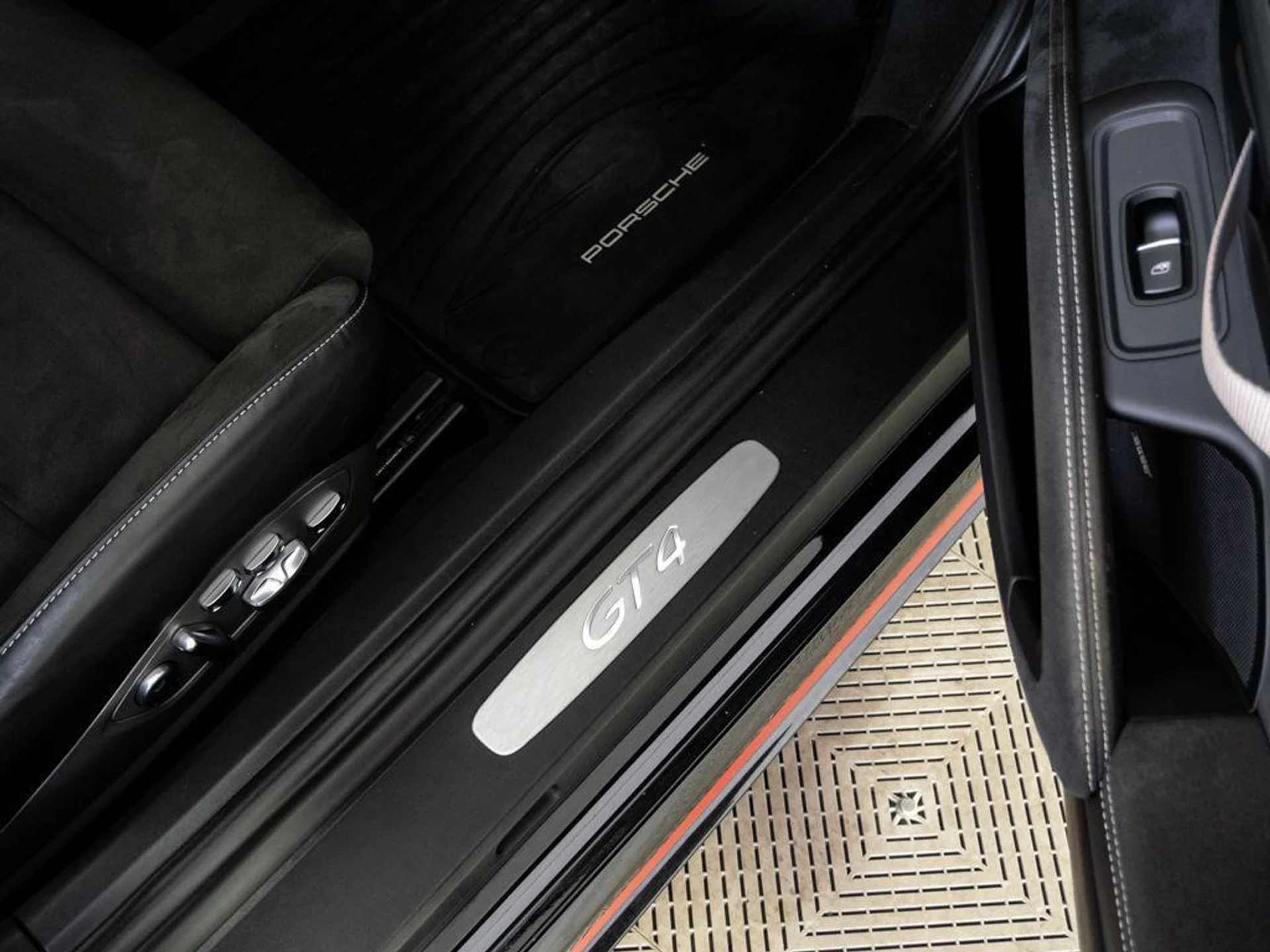 mph018_3830138517_8_E1mv94_Gf_HGR_Undg5_S_Tto_Ue_Y718_f90d708e02