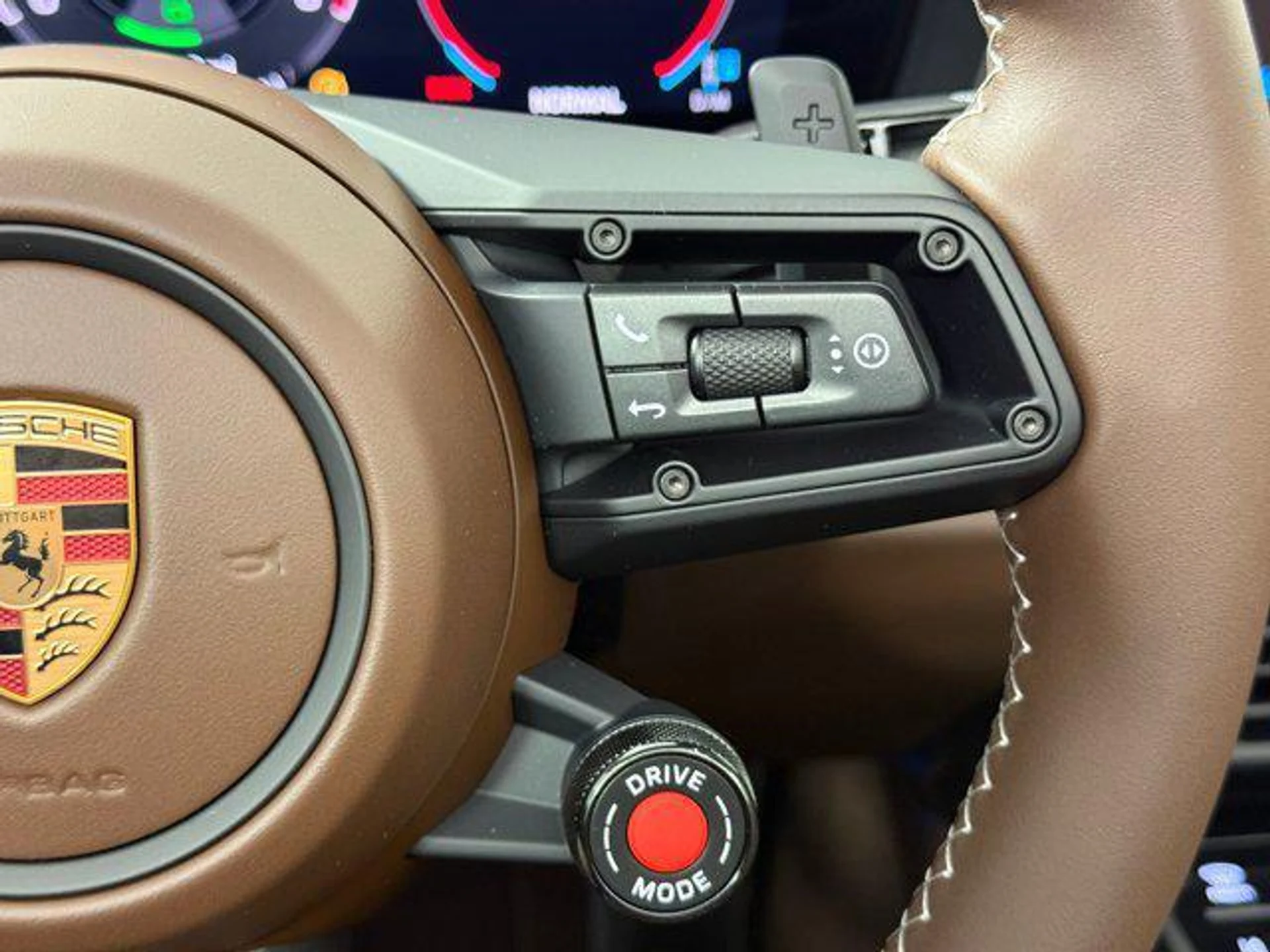 mph018_3833743756_p_WFD_05in_6_UA_Pg8num4ofu_Bky_H4_92ba977d88