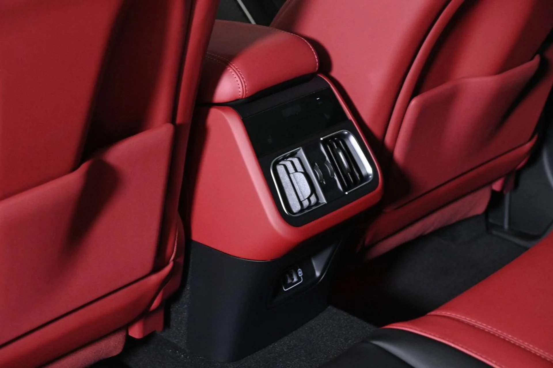 mph018_3835597256_new_2026_maserati_grecale_modena_11350_22991377_18_1024_d50d7b88a1