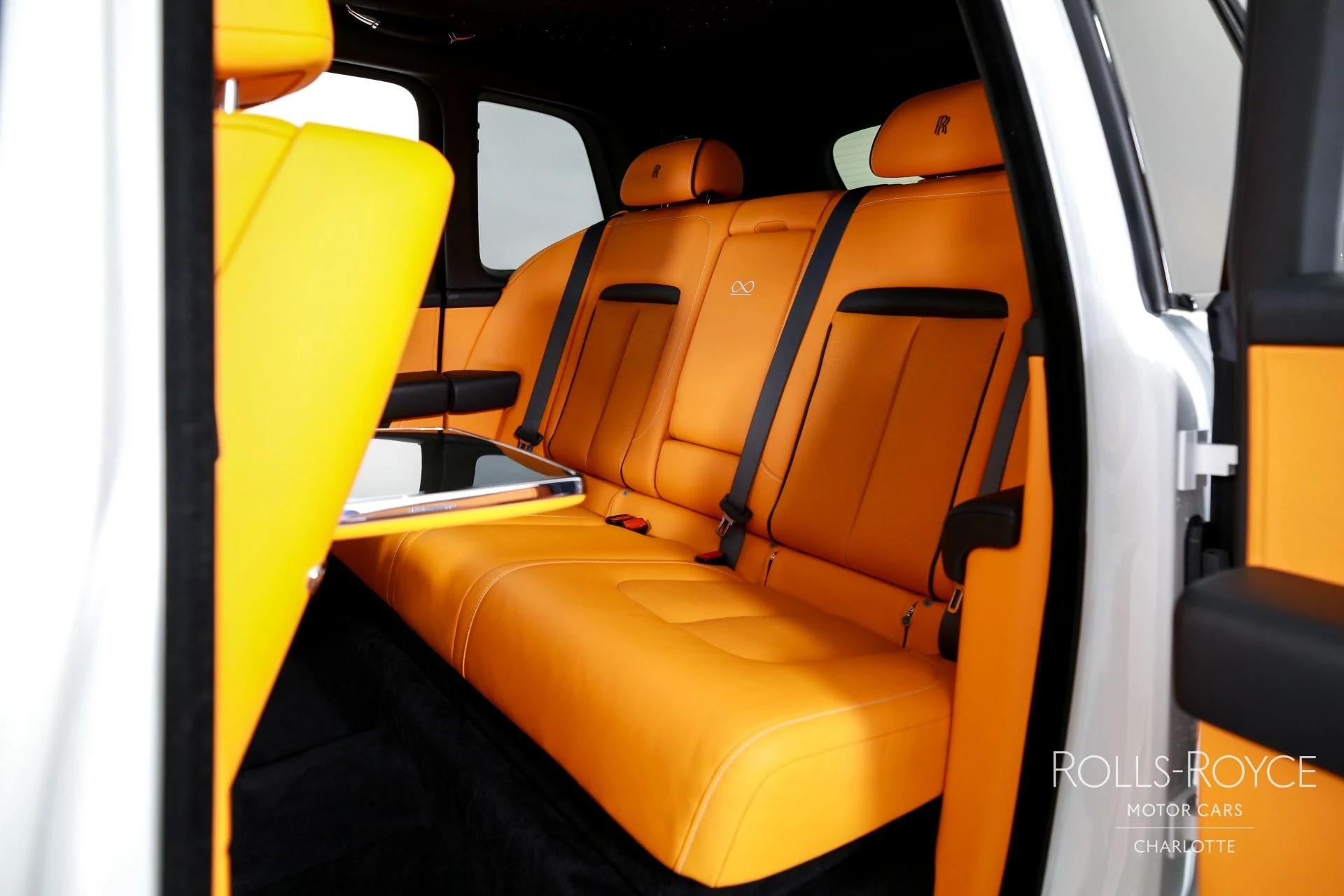 mph018_3835790393_Used_2022_Rolls_Royce_Black_Badge_Cullinan_1764197182_7bf28be3d7