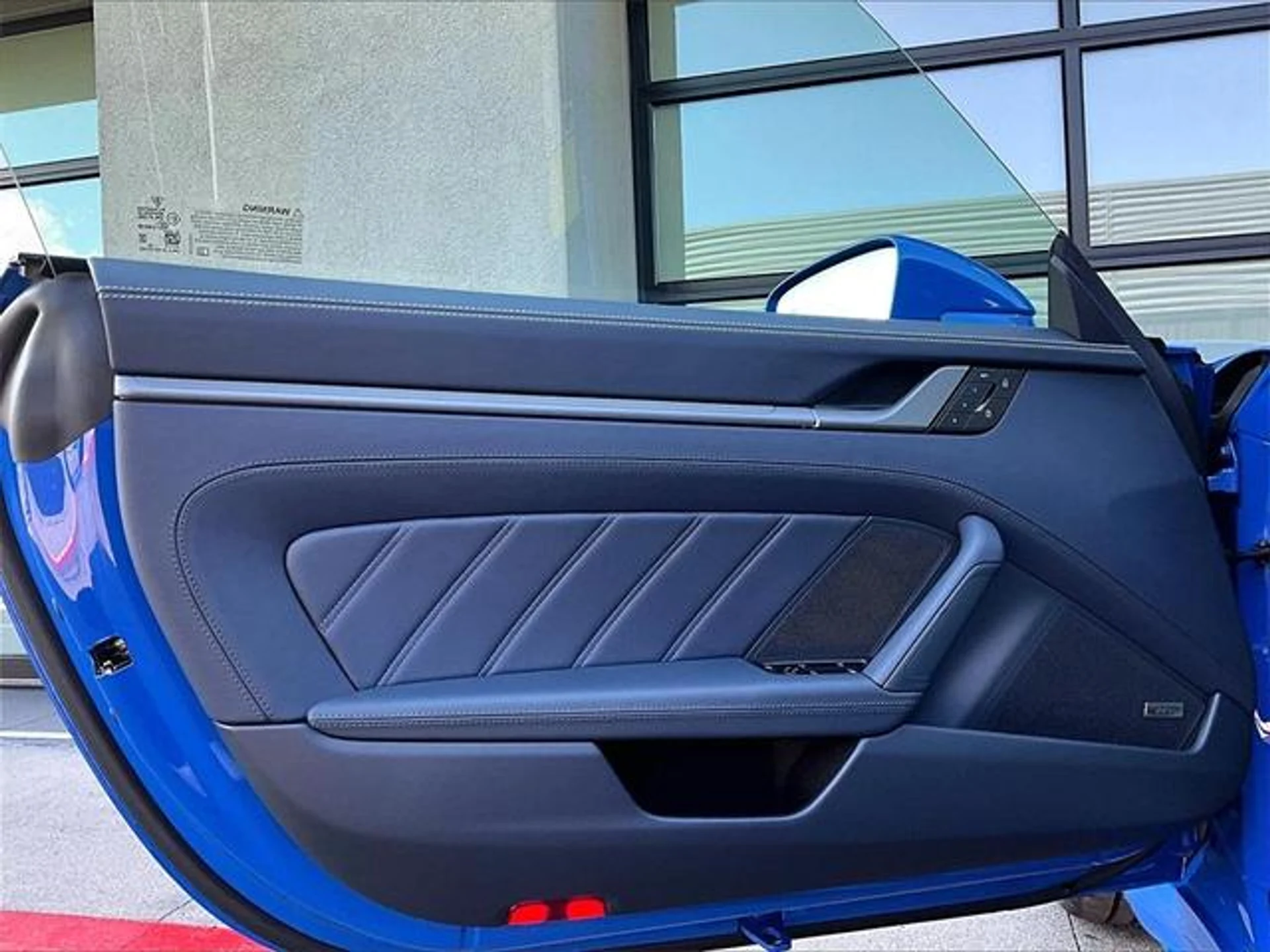 mph018_3836730120_a_E_lei_RG_8p_Uil_B8o_AQ_Ieqx_Is0g_bb381a347e