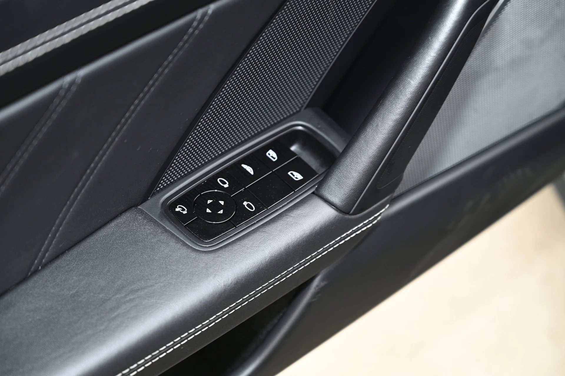 mph018_3840961556_ec3d1eacc59f488b8b61a02b16dd96ea_54371bc74c