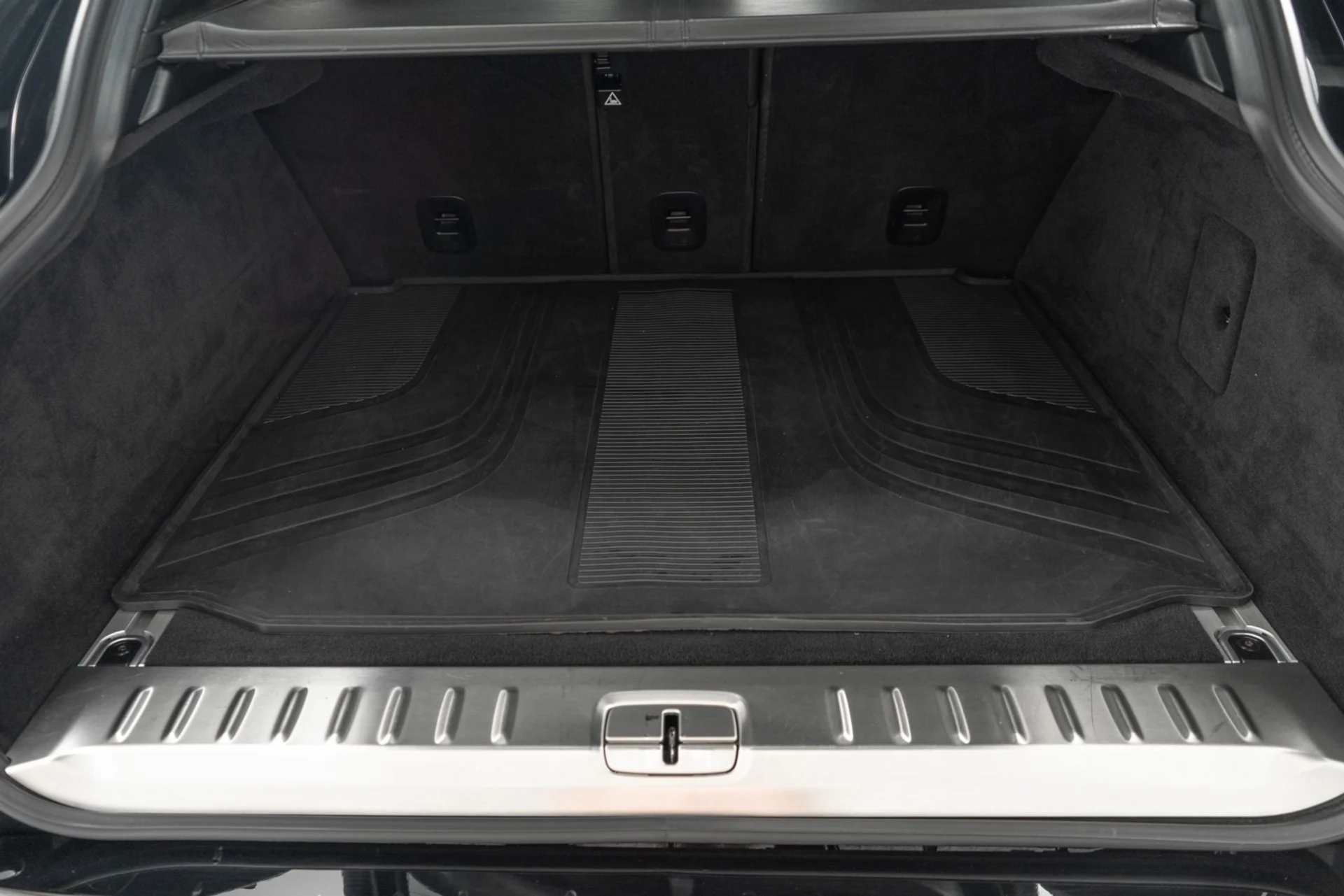 mph018_3843015505_Used_2021_Aston_Martin_DBX_Matte_Clear_PPF_Black_Packs_Heated_and_Ventilated_Seats_1765837893_a380628479