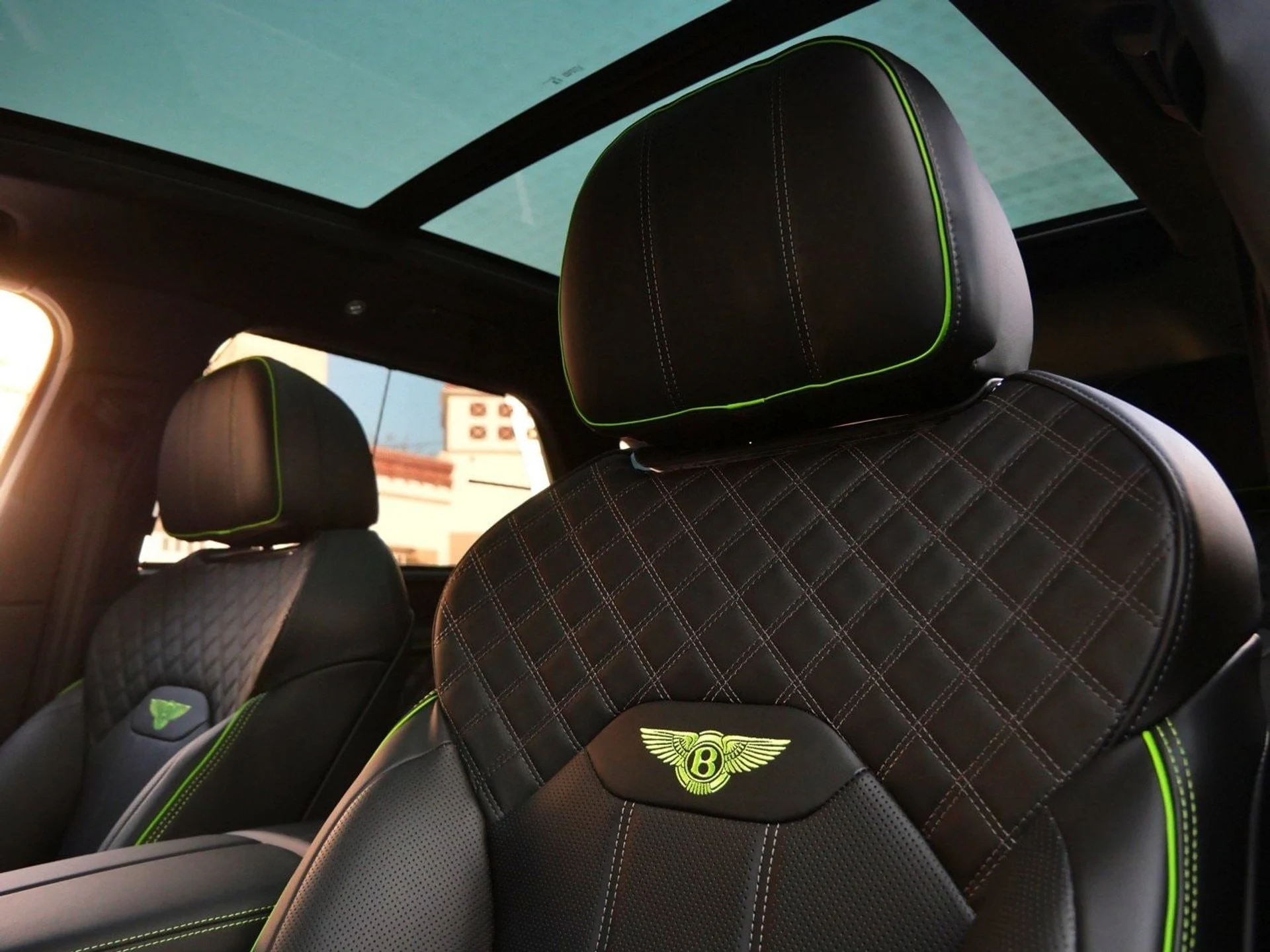 mph018_384851658_51d414d3c0e8757296d9b43ae3a6dc92x_ef3709c1c7