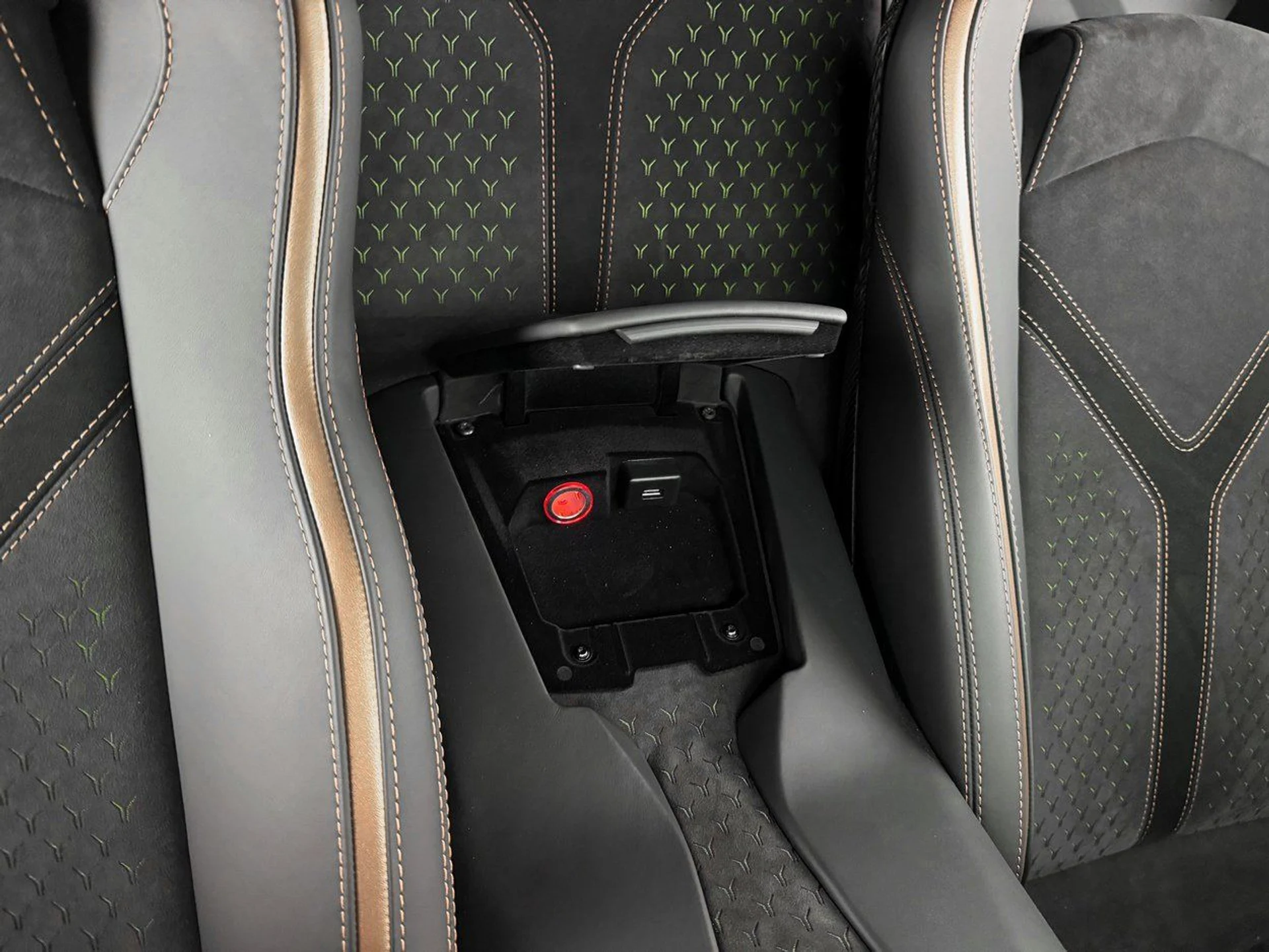 mph018_3853258802_89a66c7902b317088fb60dab47da5e15x_e7aa796883