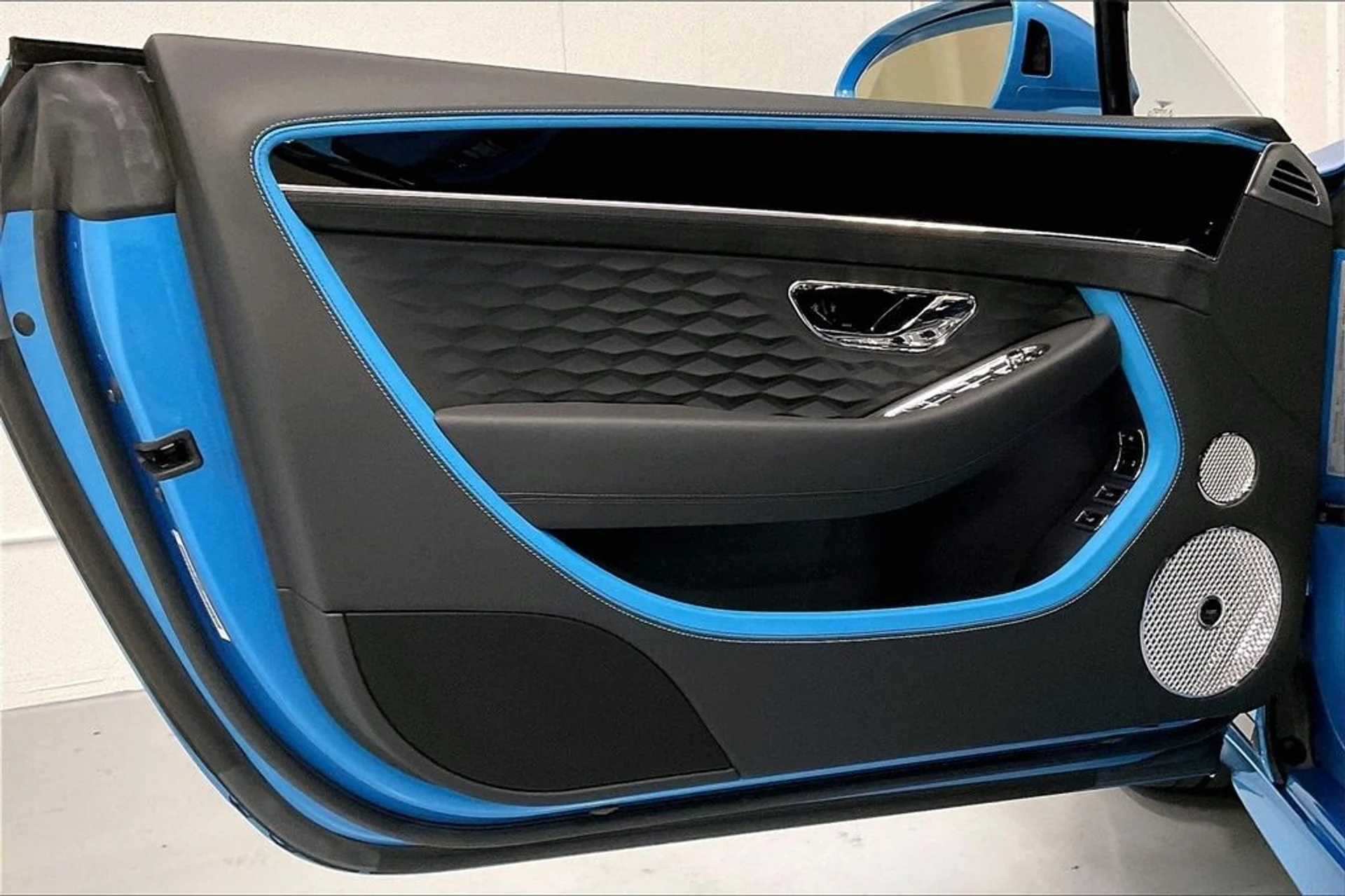 mph018_3853666830_5bf9d0a710c3f524c975d189368fb41ax_03162563da