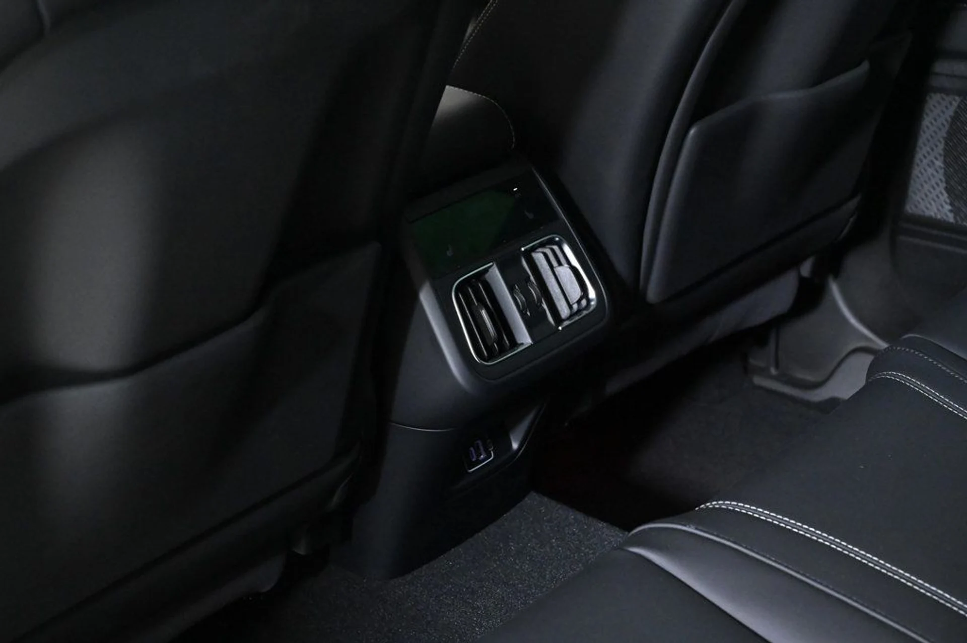 mph018_3858544463_used_2025_maserati_grecale_modena_11350_22945495_18_1024_d7ead0187d