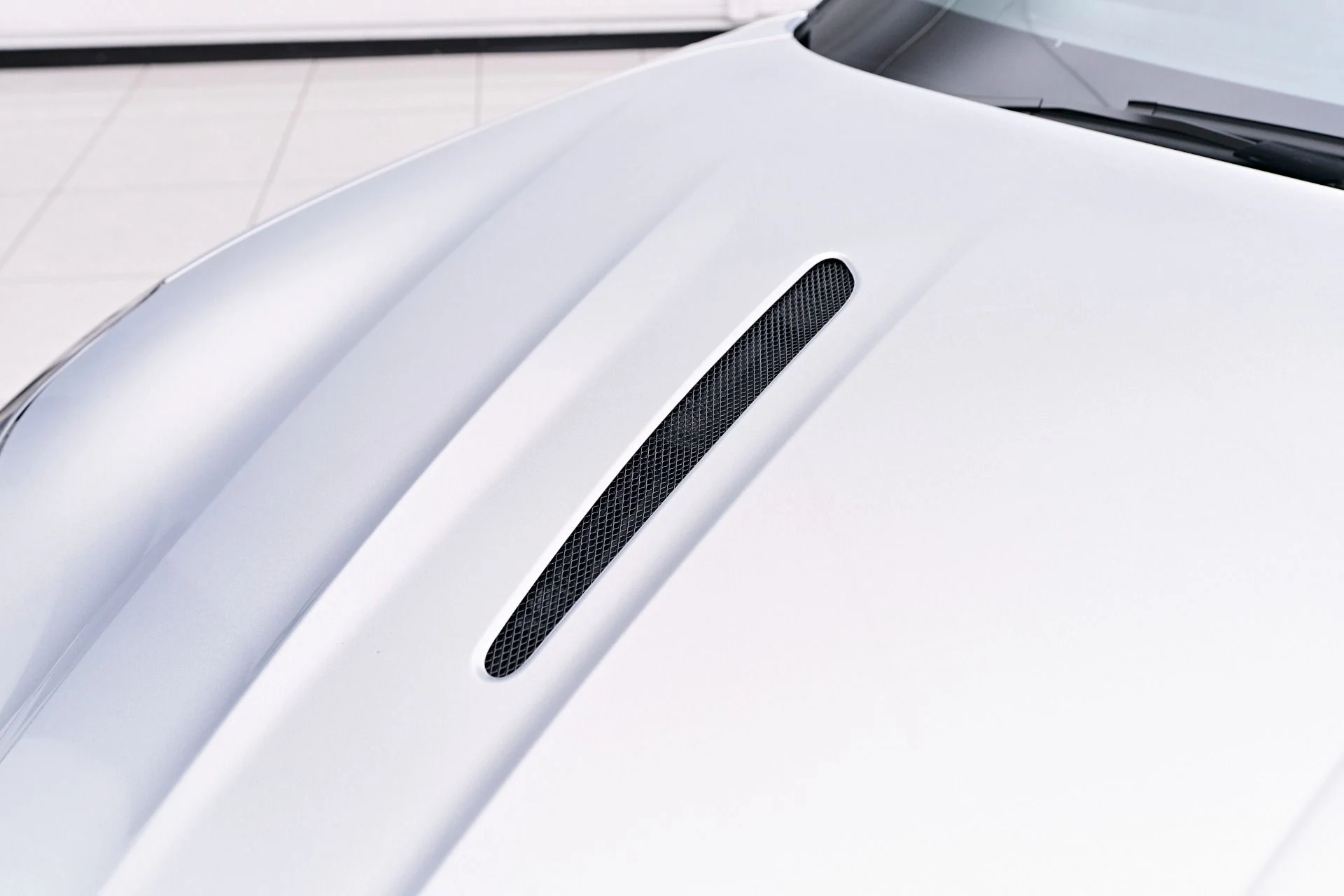 mph018_3863720425_Used_2024_Aston_Martin_DB_12_1755890590_200e3c2a29