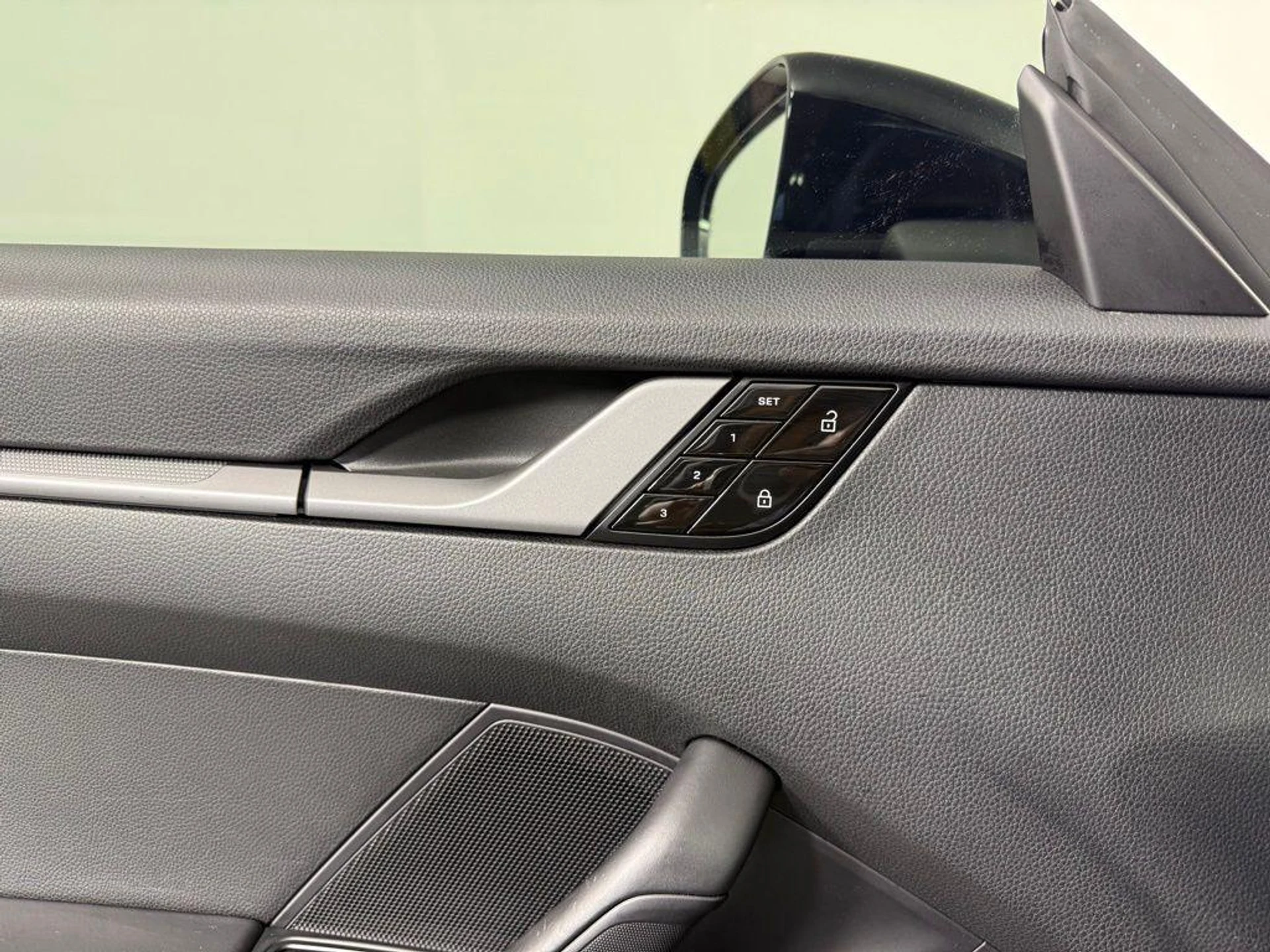 mph018_3869277839_a8_W_Ae_FE_Oe_WB_Rzvx6nm5f14q_DH_Po_5bfe4e5c53