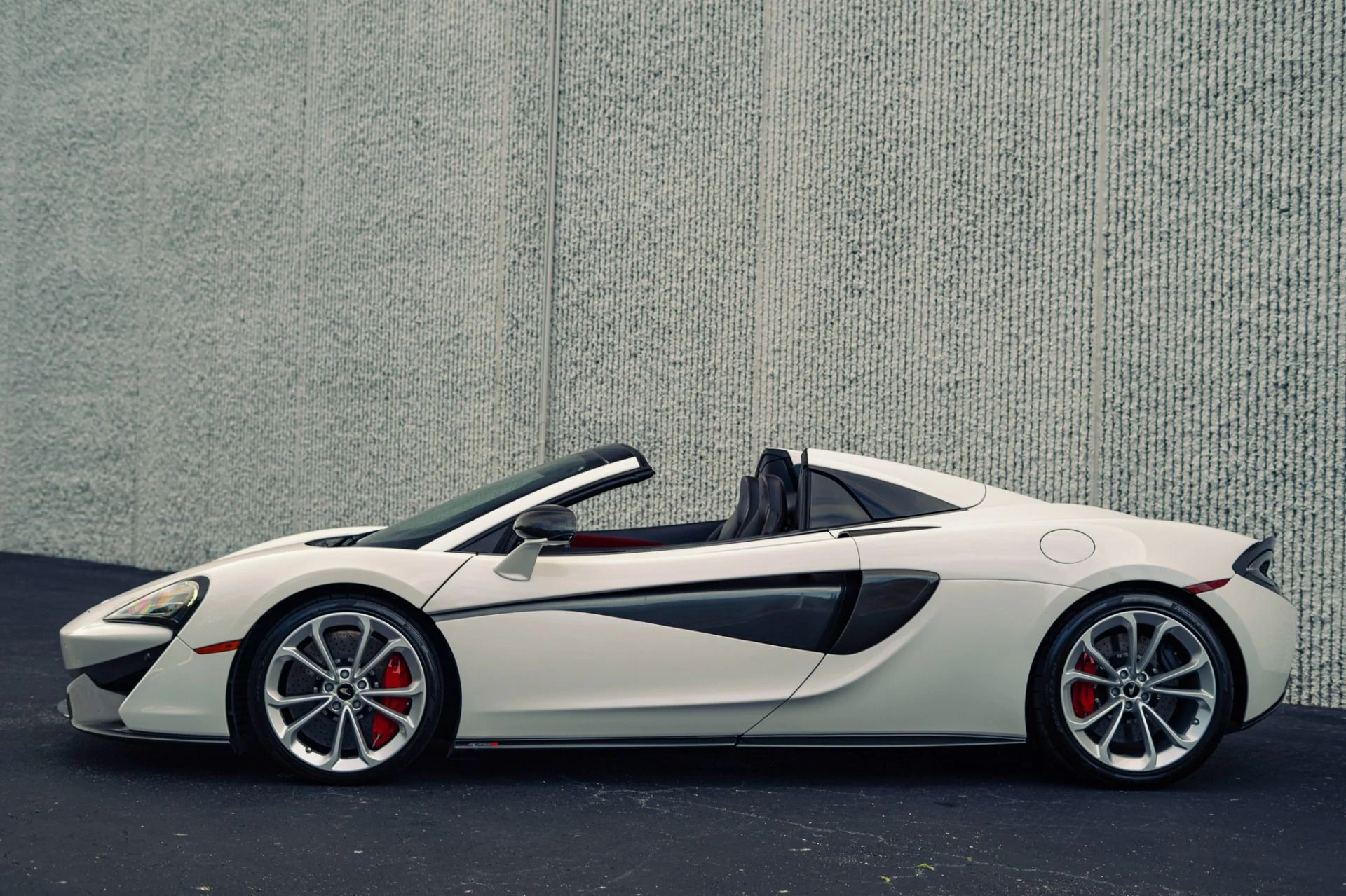 mph018_3871880406_Used_2019_Mc_Laren_570_S_Spider_1779318587_c4cd888bca