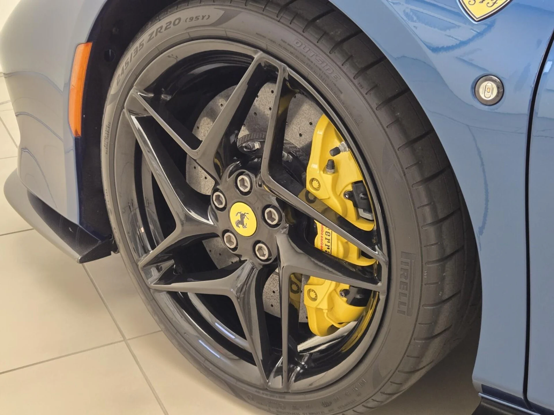 mph018_3874969152_Used_2021_Ferrari_F8_Spider_1754981873_9612b7649f