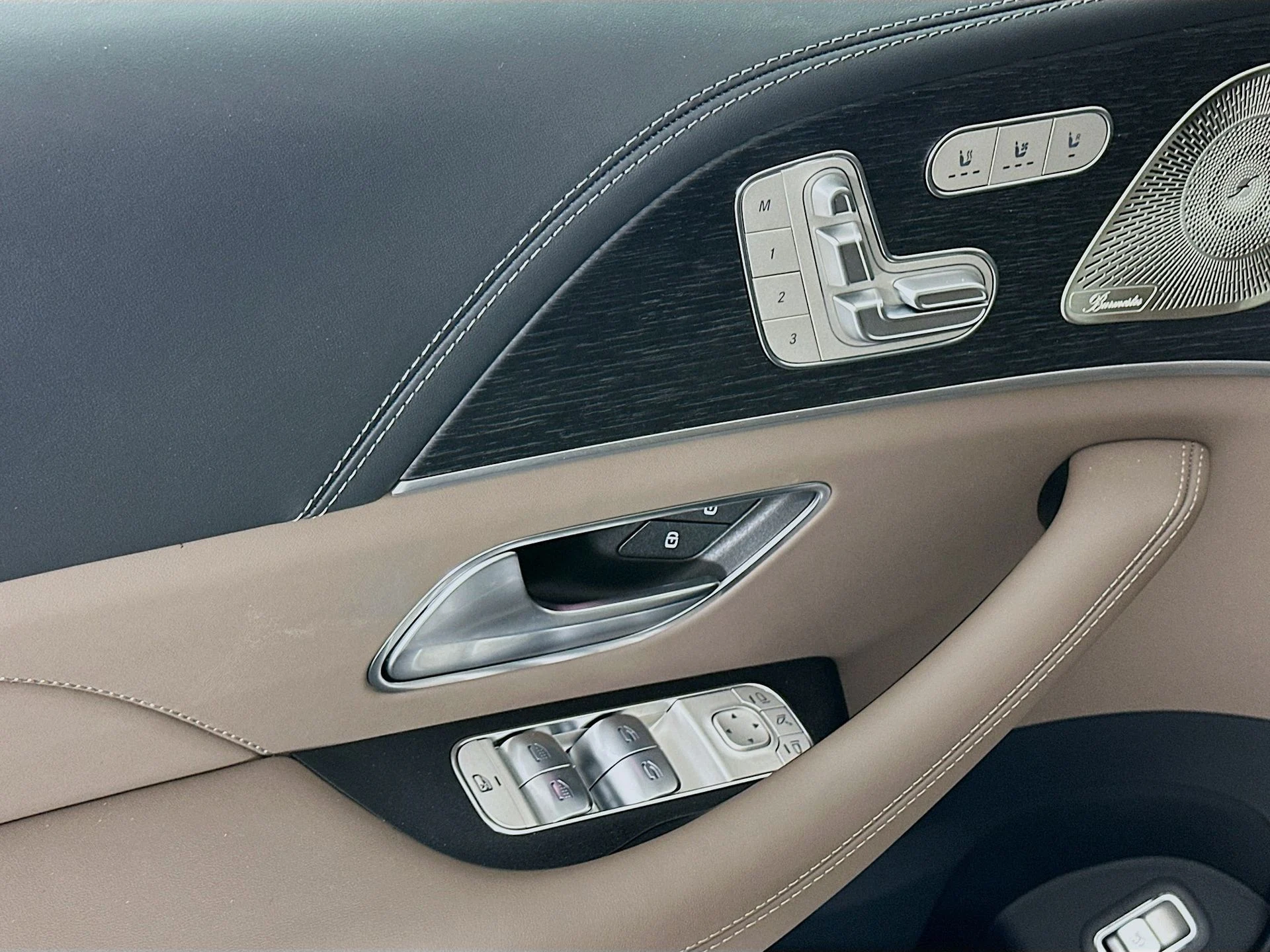 mph018_3892440357_702988d7400faf6c2c6073a977032452x_071034e592