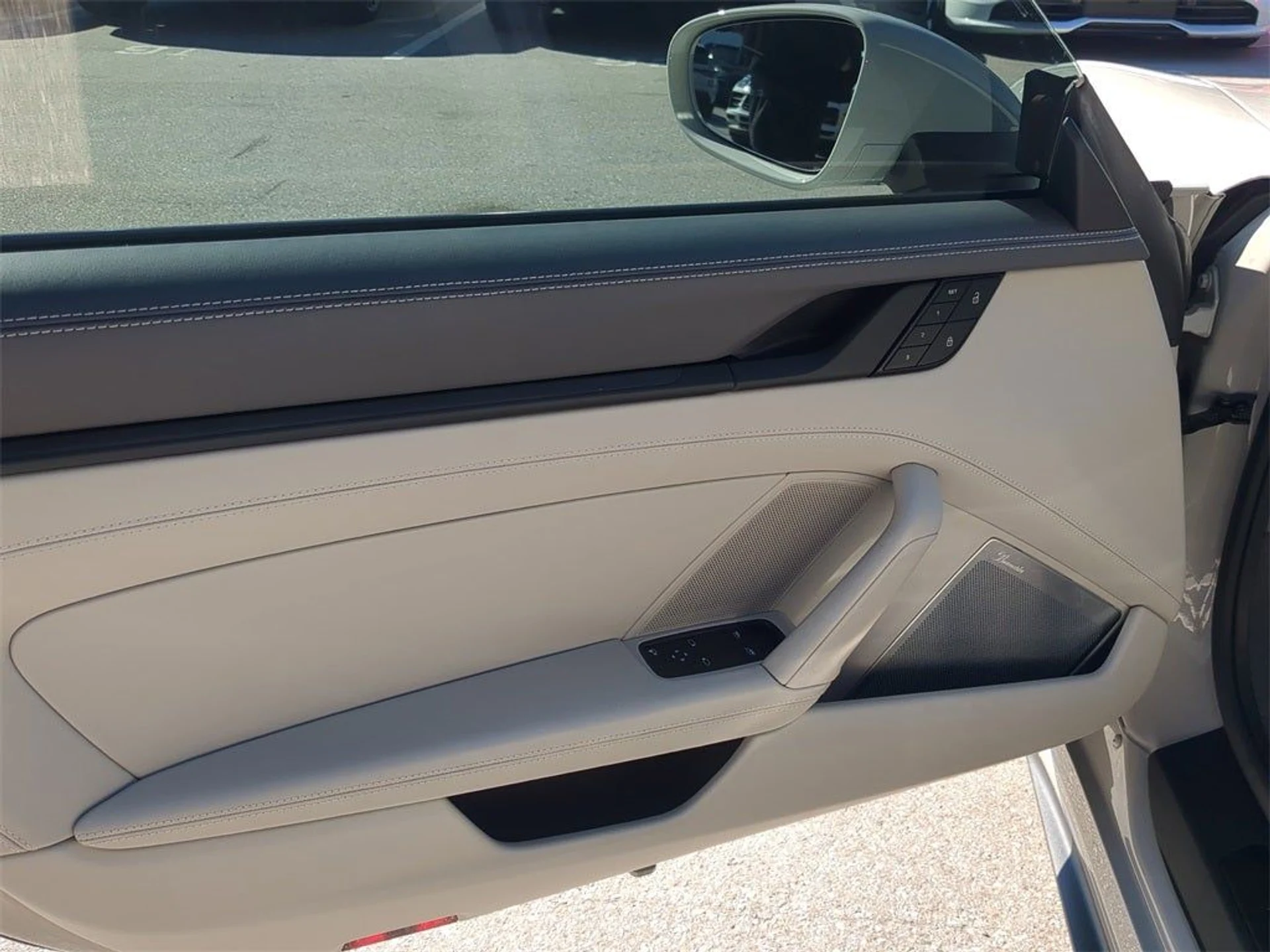 mph018_3899356937_19_c2ee271360