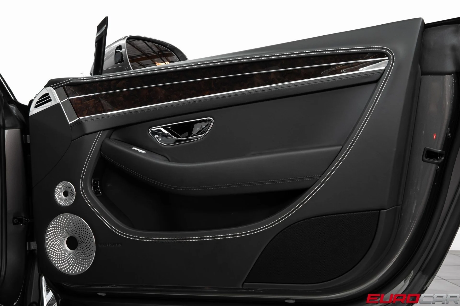 mph018_3901778923_image_19_8c6e5325d0