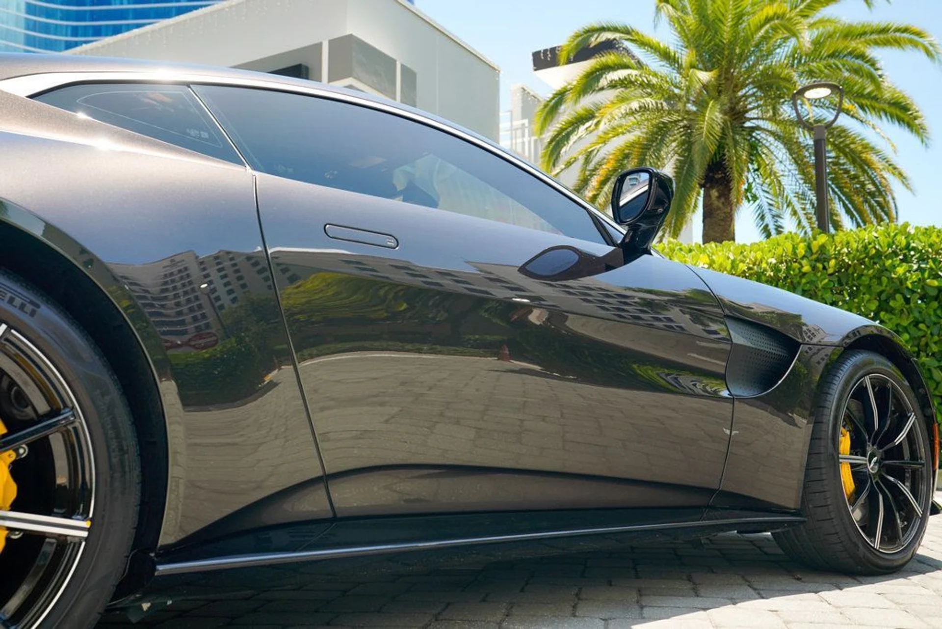 mph018_3908885460_used_2021_aston_martin_vantage_coupemanual_14354_22900621_19_1024_198f2373e1