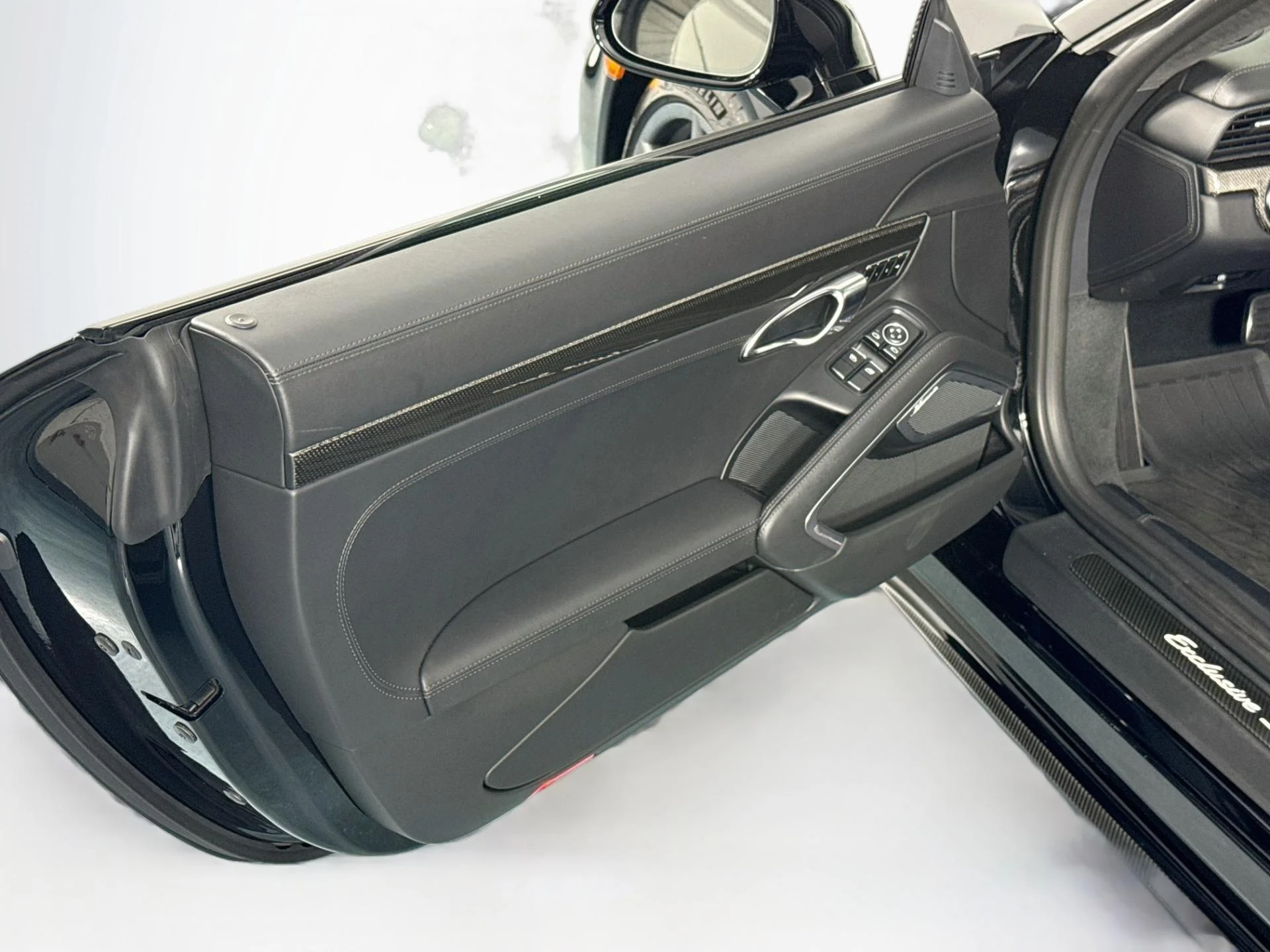 mph018_3909159414_Used_2018_Porsche_911_Turbo_S_Exclusive_Series_1789771413_29e7080304