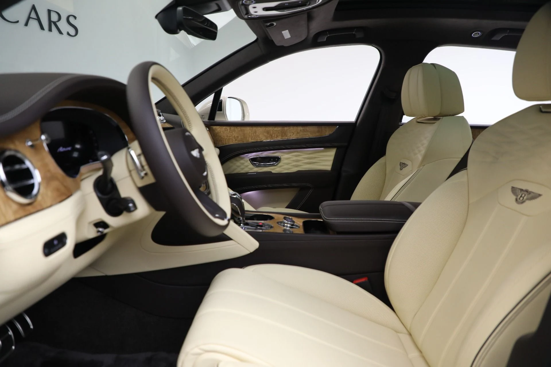 mph018_3910453036_New_2025_Bentley_Bentayga_Azure_V8_d60b724405
