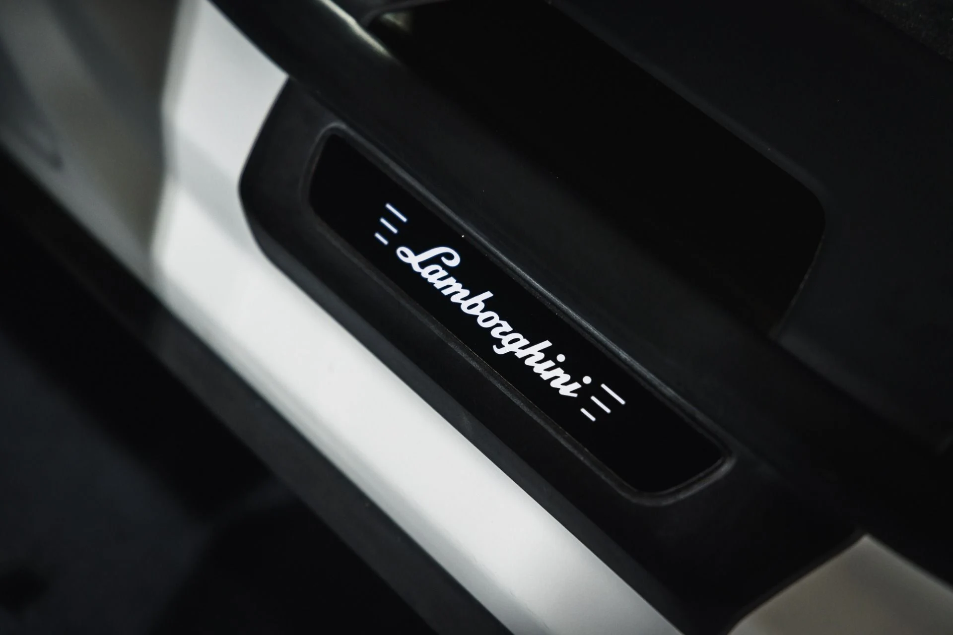 mph018_3914518590_Used_2023_Lamborghini_Urus_Performante_1775866917_27d0719252