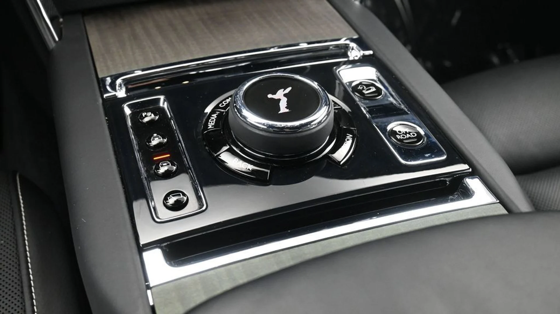 mph018_3916353686_f3884fb0cdaf91cfea78faf42468a77cx_0f76a049f1