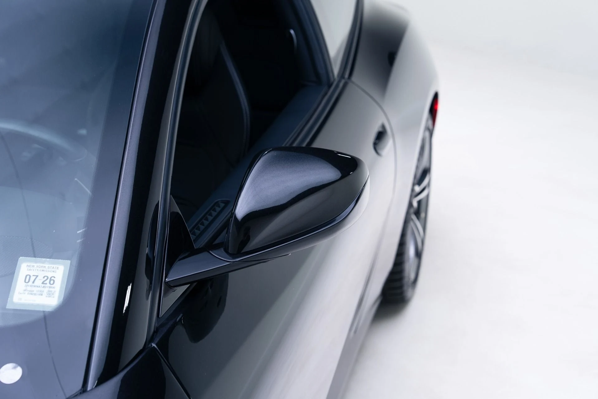 mph018_3919161746_Used_2018_Ferrari_GTC_4_Lusso_1768413919_c6caaef3f6