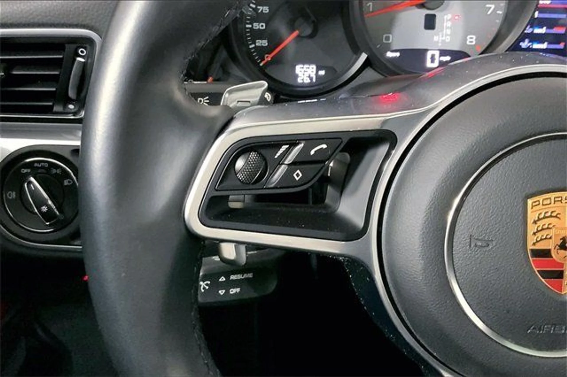 mph018_3920698477_268f9397d0593c4287412472fd4fea06_2d1c2d2006