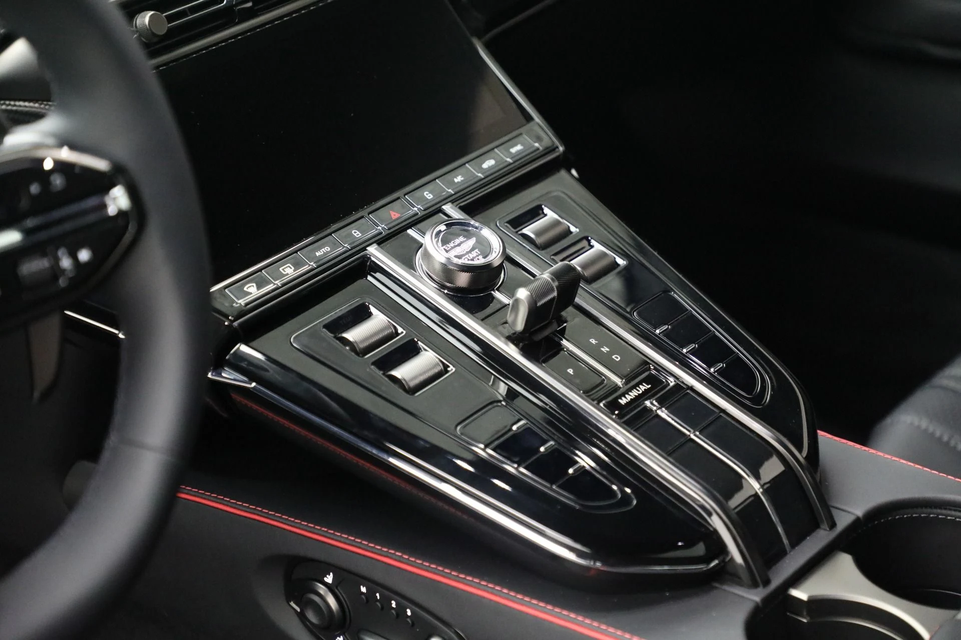 mph018_3922168314_New_2025_Aston_Martin_Vantage_8240f5bfb2