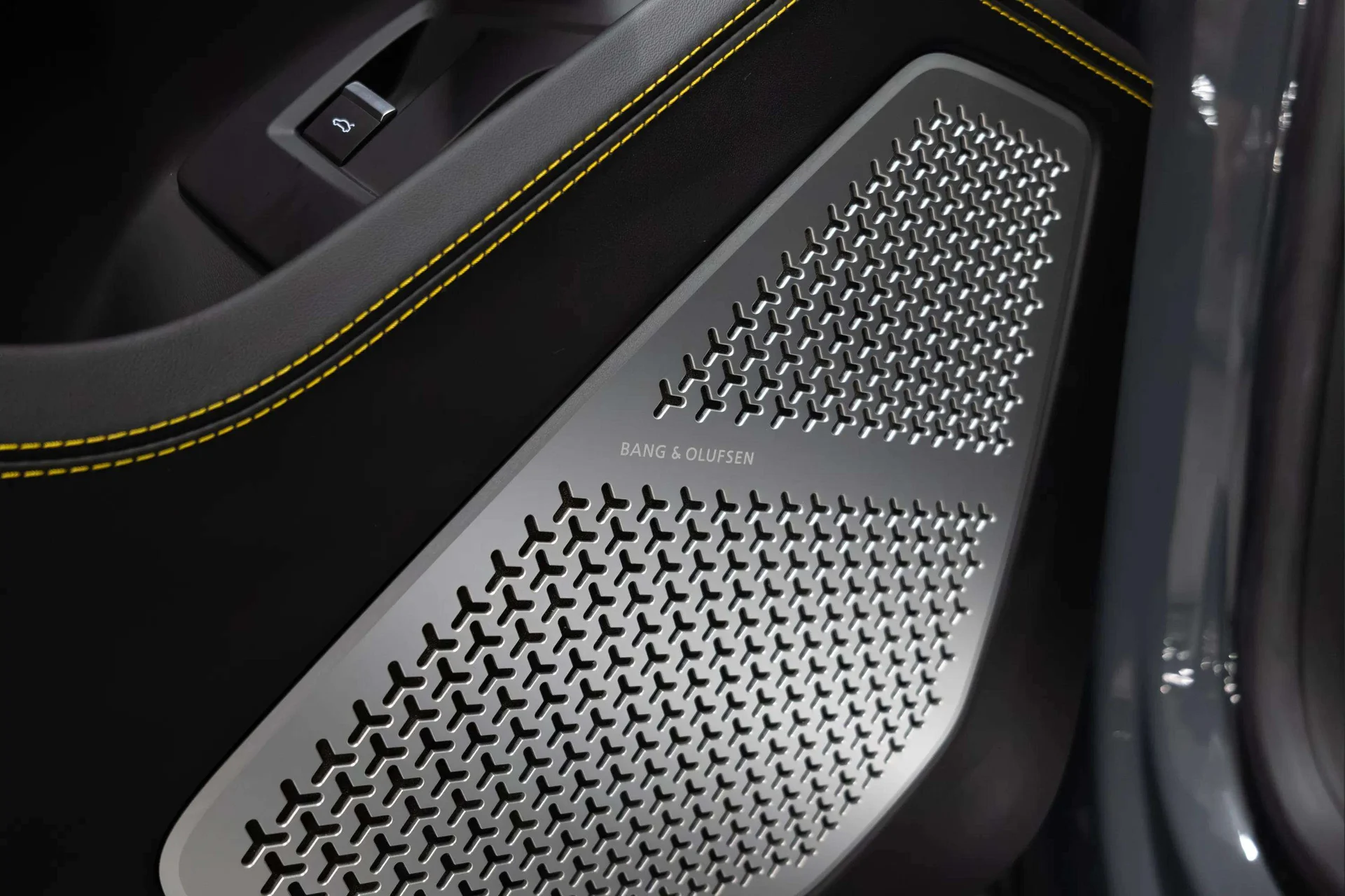 mph018_393336673_72031408_025a_4917_9f10_d9c8b579dfea_202320_Lamborghini20_Urus20_S2028_ZPBCB_3_ZL_4_PLA_2366129_19_d82cd27594