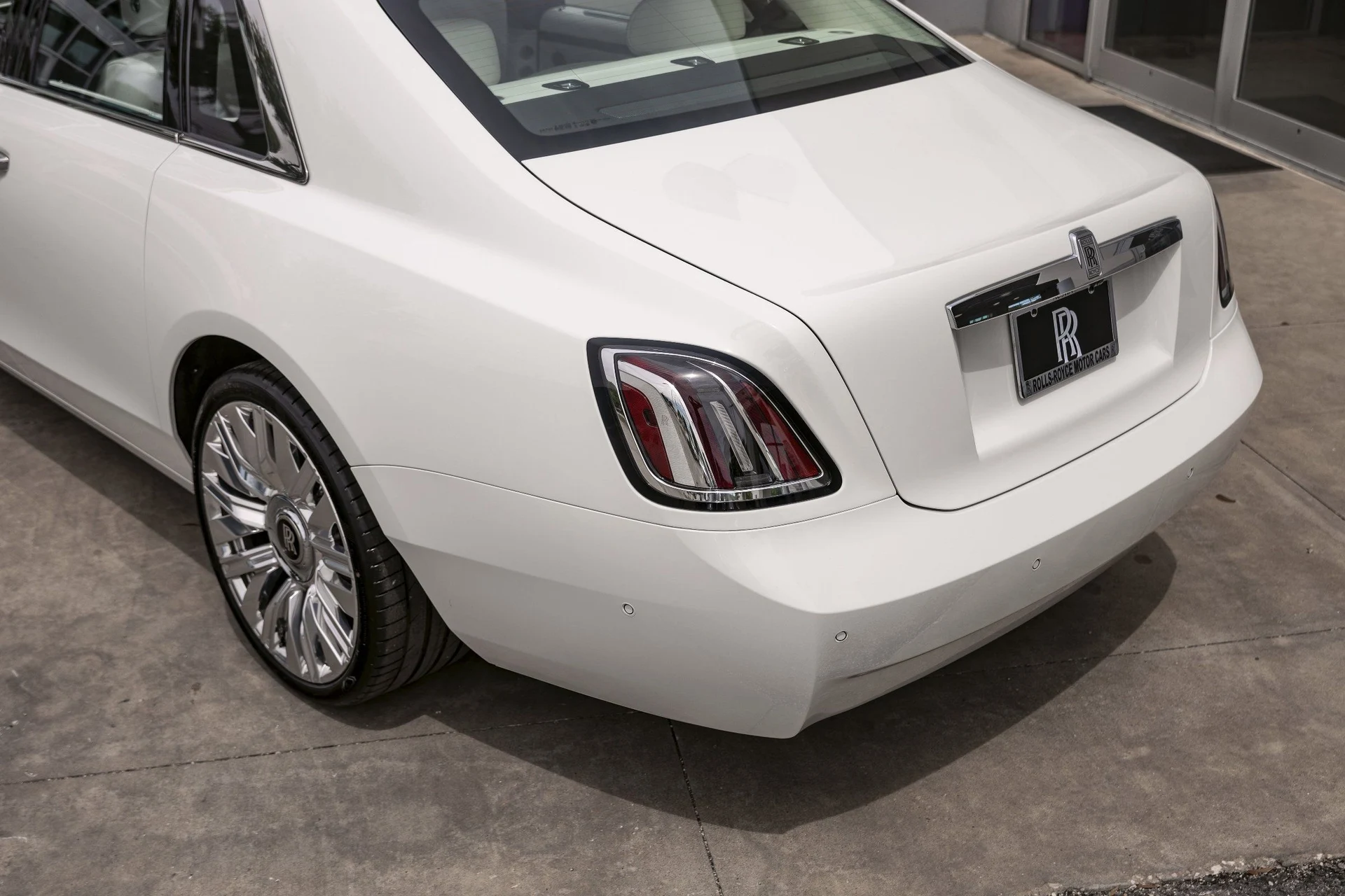 mph018_3937034075_Hi_Tech_Luxury_Imports_LLC_SCA_13_GZ_09_TU_235637_image_18_3b04b2caa2