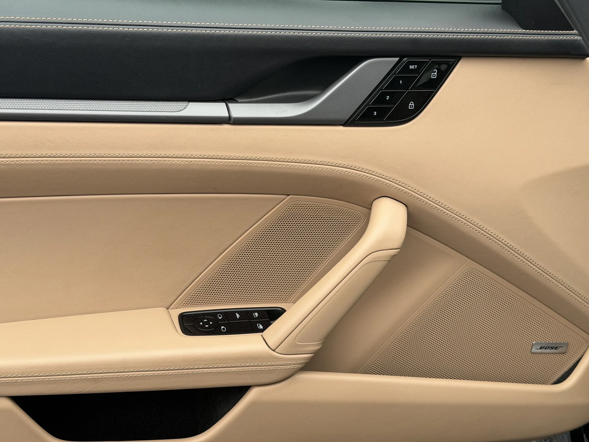 mph018_3941379392_61c08bc4b0936051097b234df9ec4c3fx_ebbb6f78e3