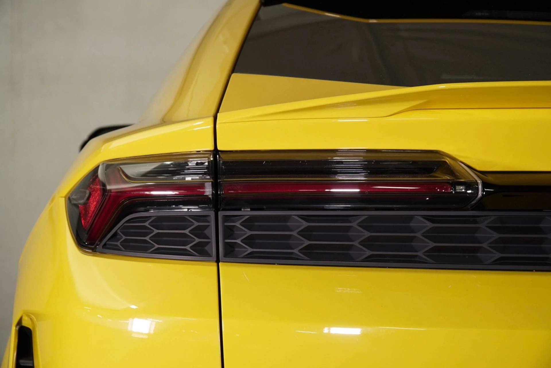 mph018_3945294066_New_2026_Lamborghini_Urus_SE_1776446130_0e5b7a1059