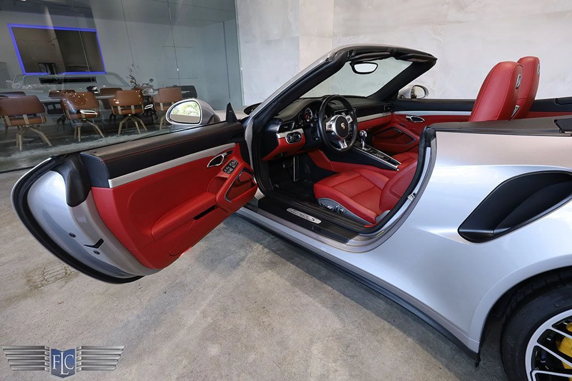 mph018_394628146_used_2014_porsche_911_turbocabriolet_9689_22886118_19_1024_fbfe0ef745
