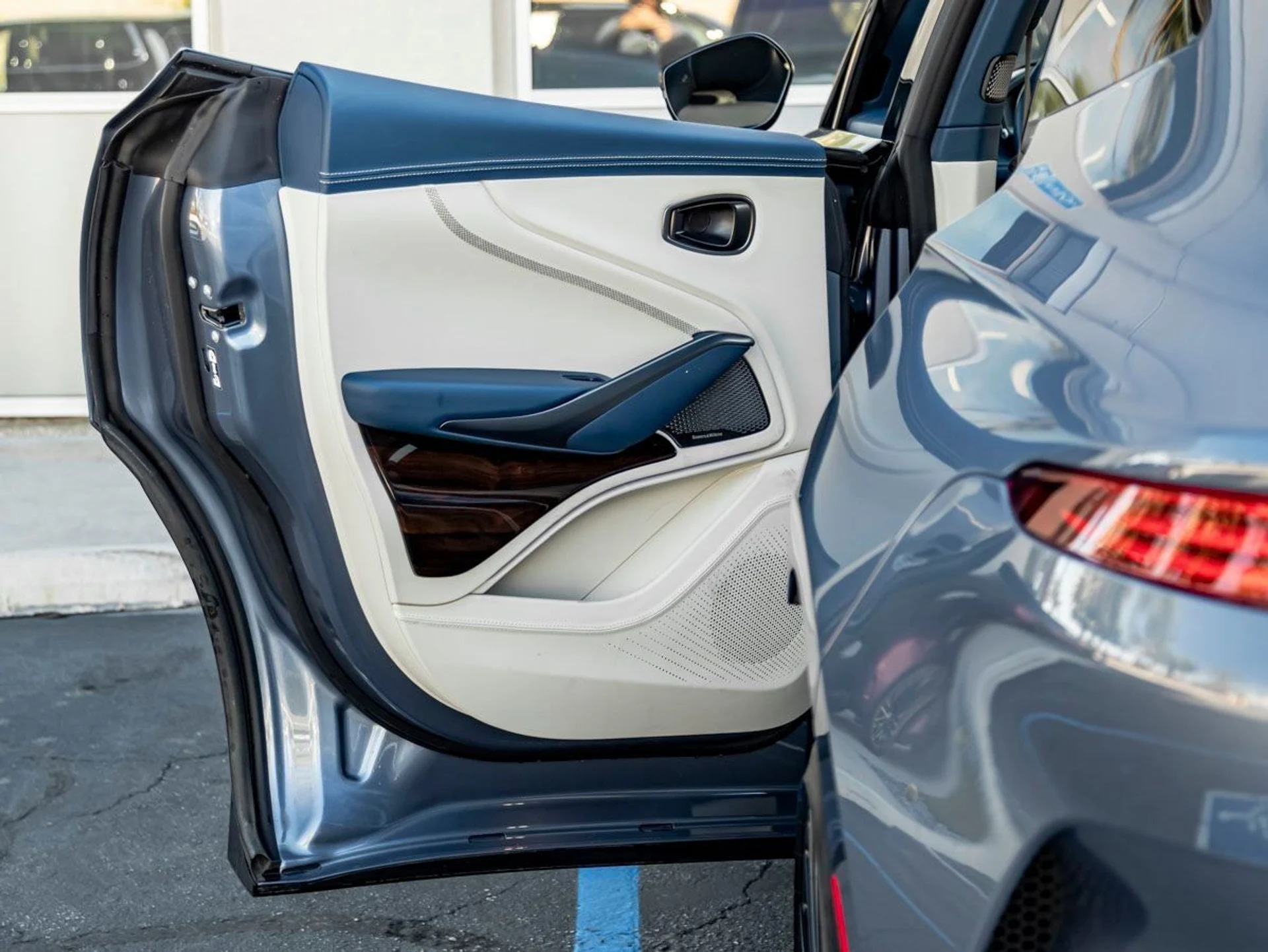 mph018_3951132671_19_201f68f5cf