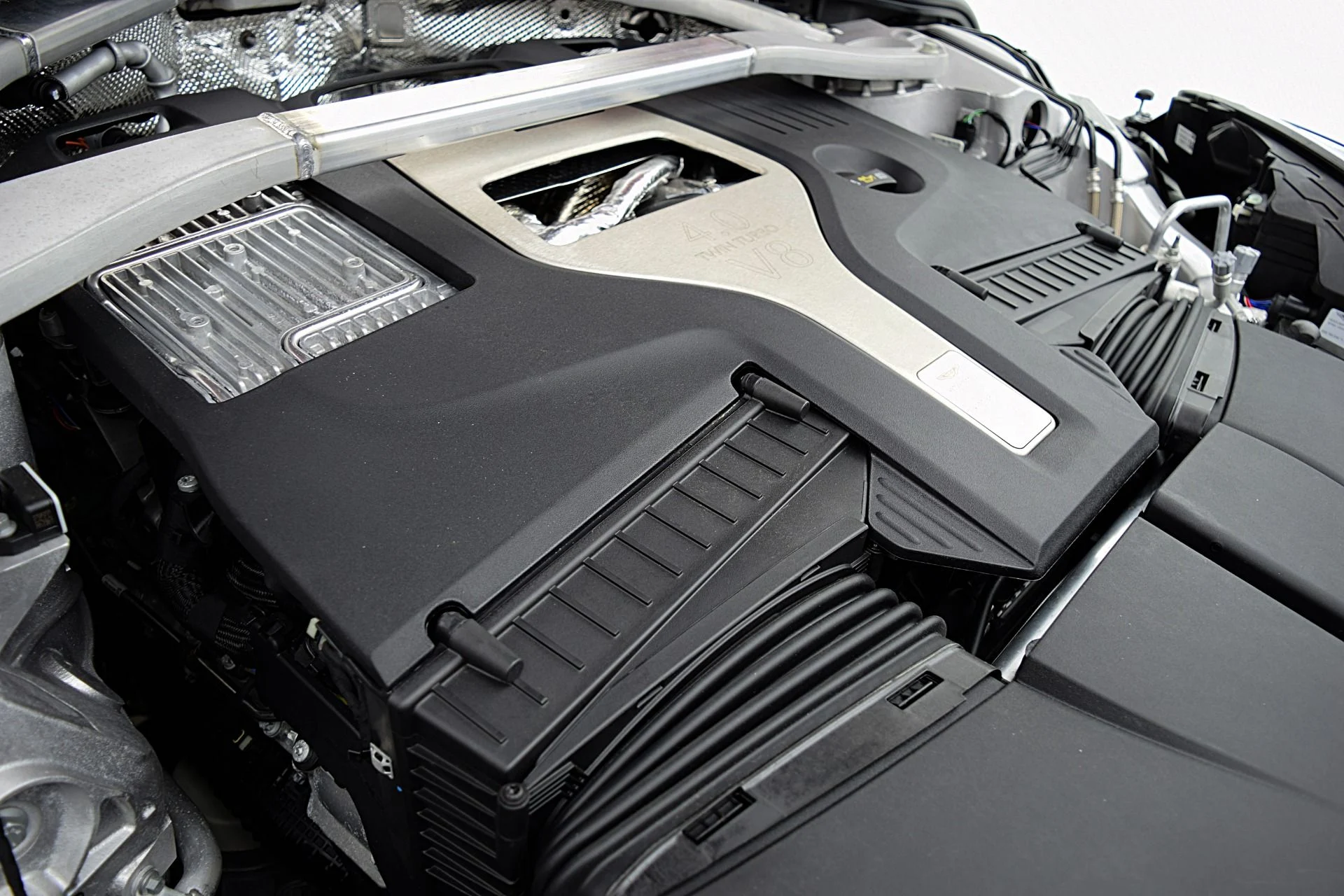 mph018_395505190_Used_2023_Aston_Martin_DBX_707_0a6008b3fe
