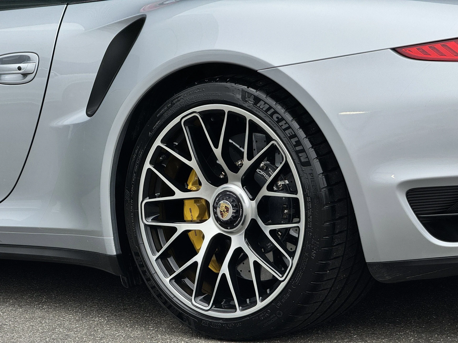 mph018_3955571066_8372c55c411ddedd85e8dc1877fbf090x_a66c2689ff