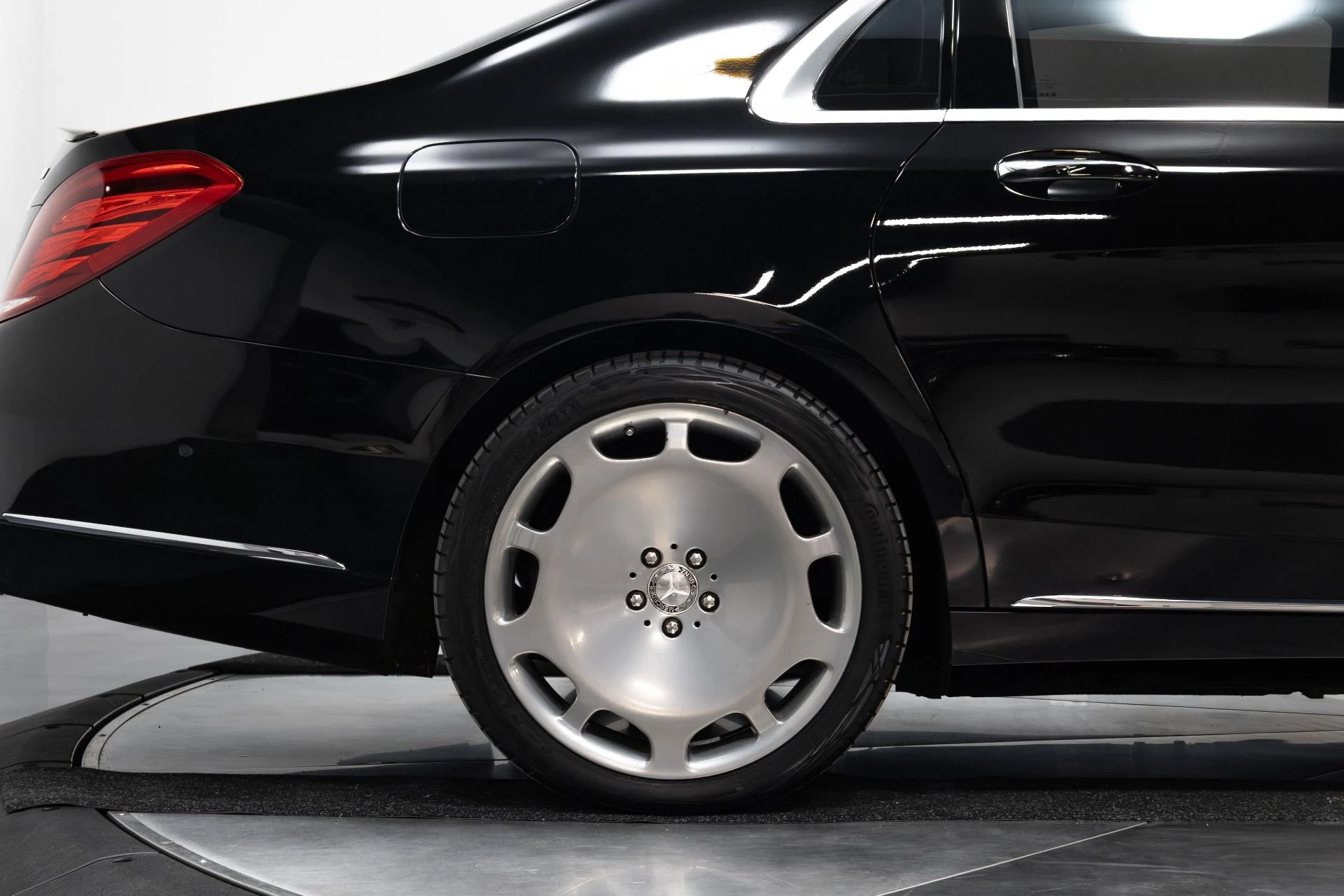 mph018_3958927445_Used_2016_Mercedes_Benz_S_Class_Maybach_S_600_1763586066_ccc273a2e9