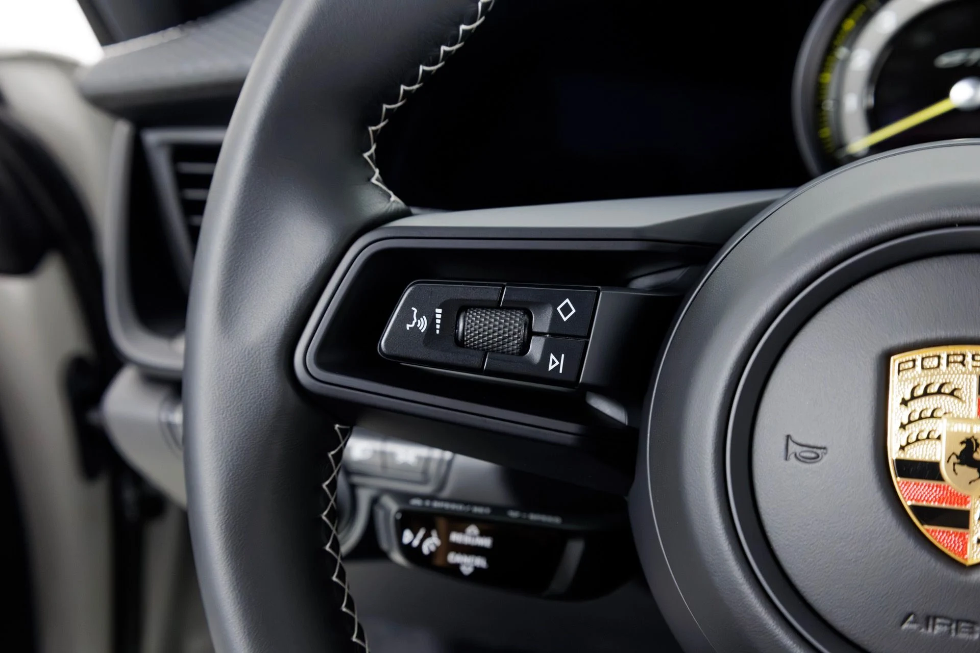 mph018_3963379087_Used_2024_Porsche_911_GT_3_Touring_1767999905_c05769a6d2