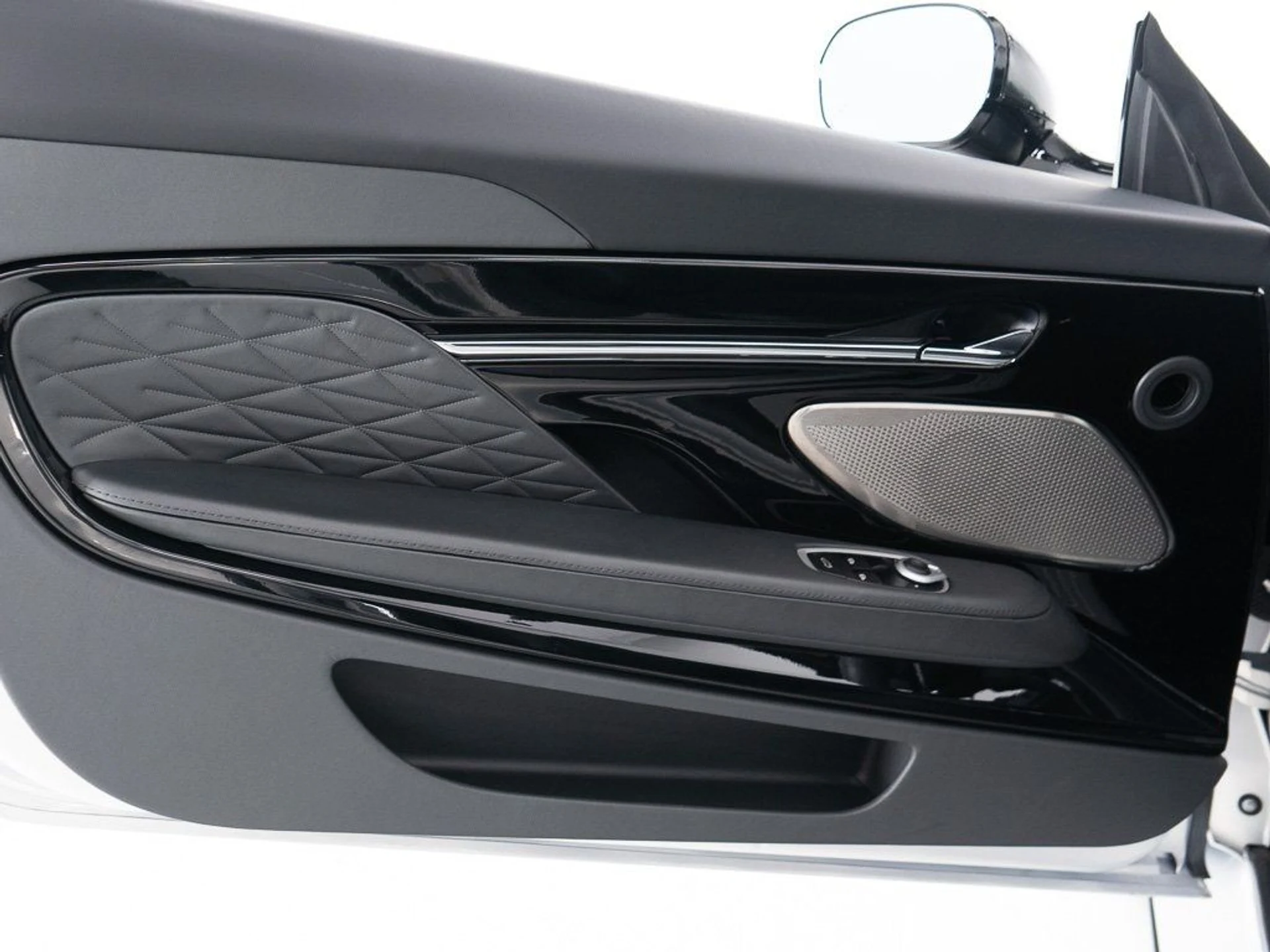 mph018_3974771664_64a385f5357877d8518c6db081eeff40_787a3e7243