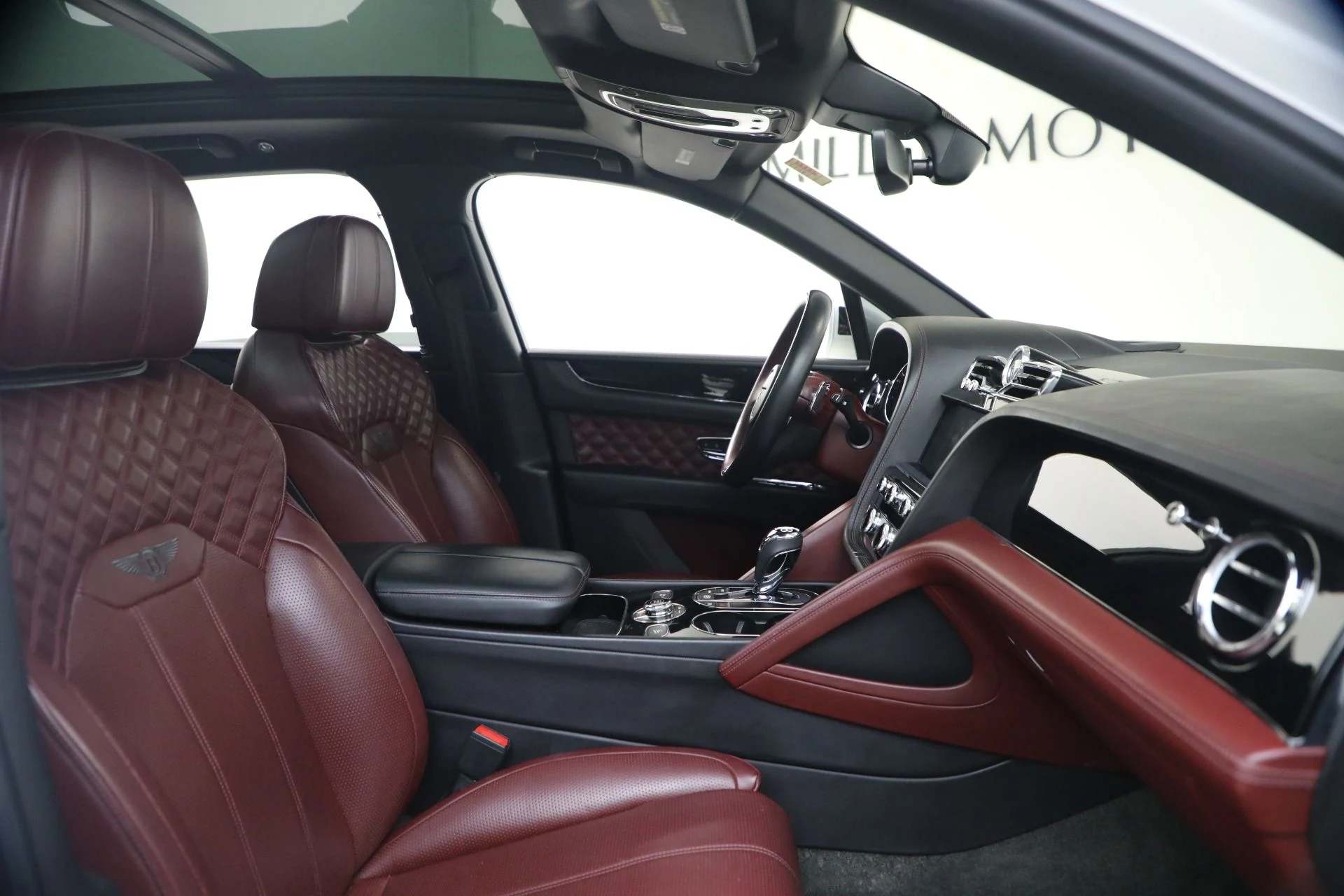 mph018_3976212557_Used_2021_Bentley_Bentayga_V8_1770336382_383e9b19ab