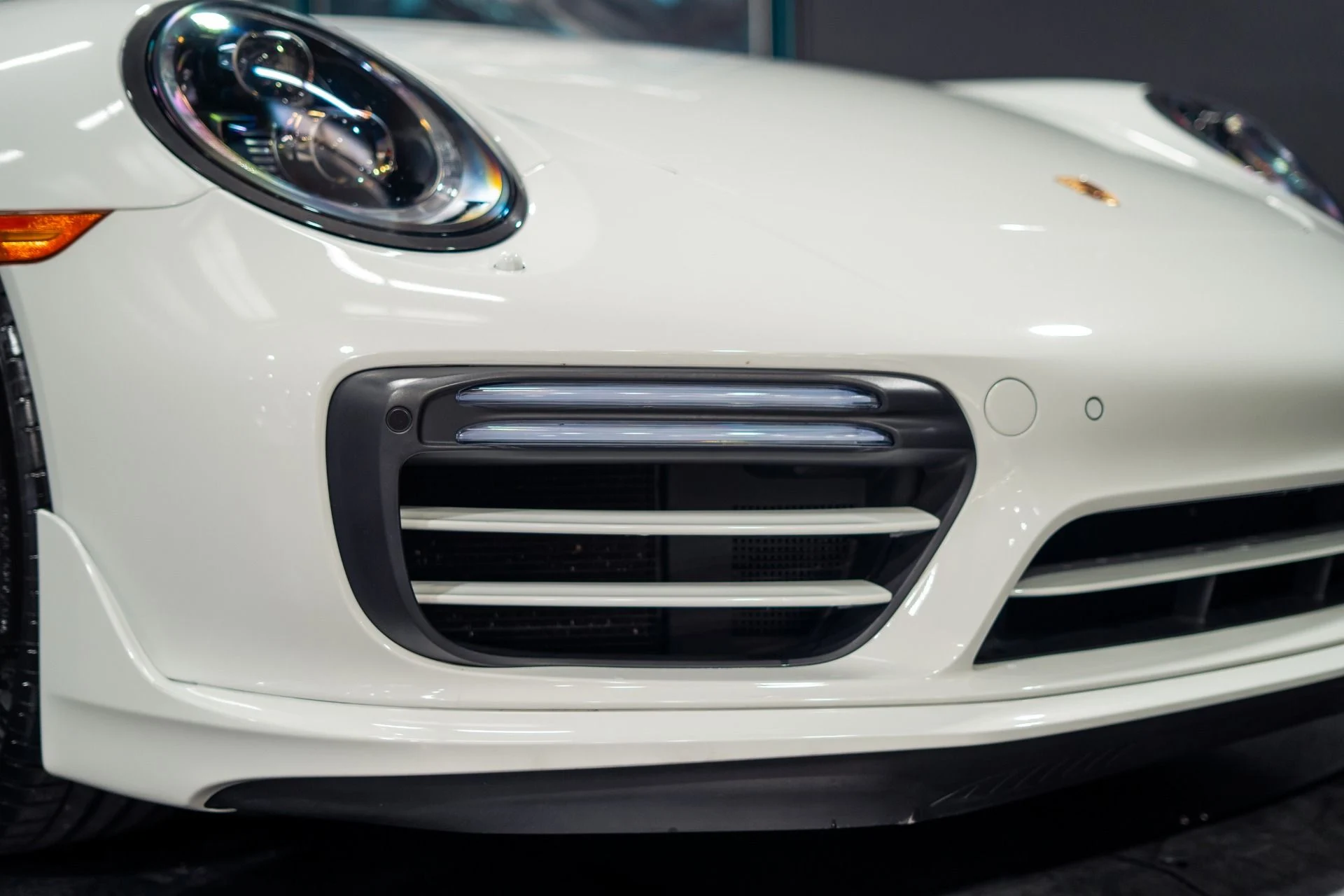 mph018_3982821246_Used_2017_Porsche_911_Turbo_S_Cabriolet_1783375481_ee1b605512