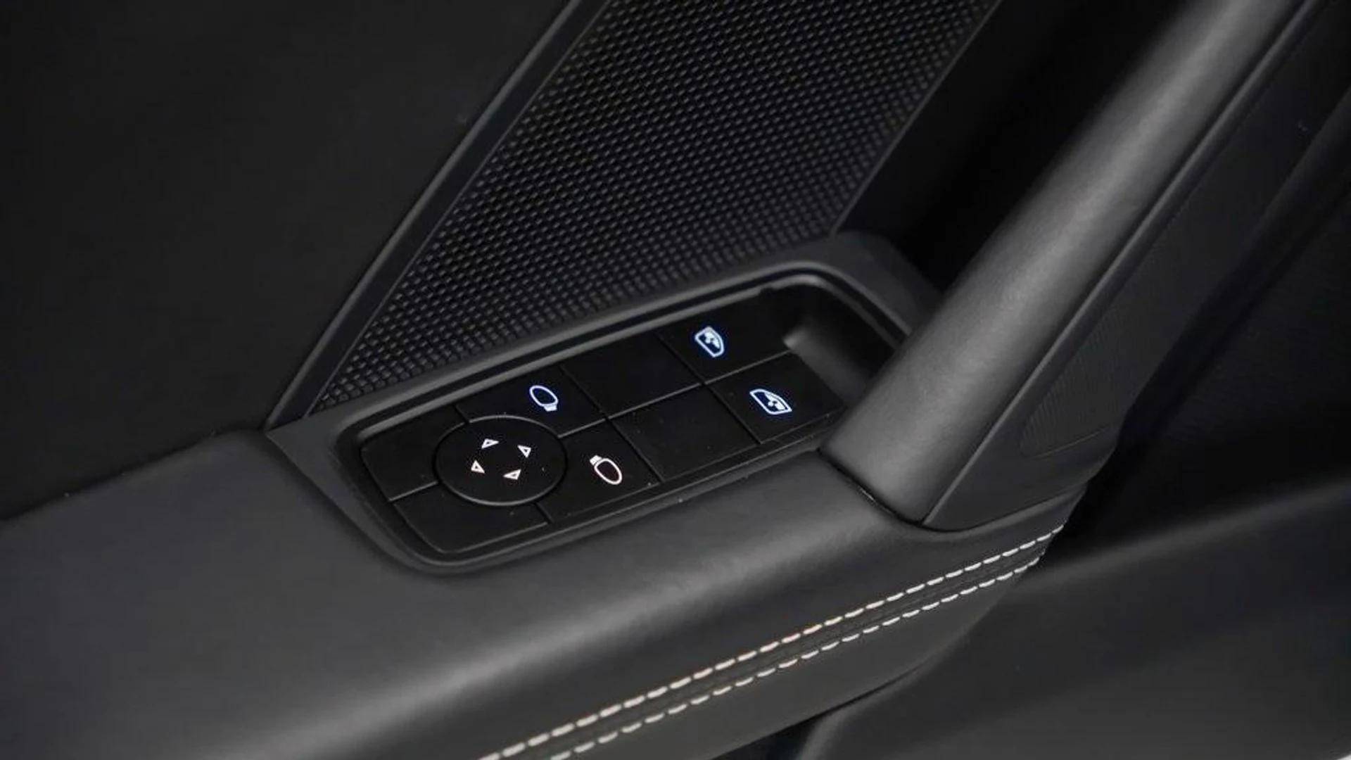 mph018_398632746_ssgt_XL_51_GXY_Cm0_k6l_Qbn_DNG_9_I0_c5d77e626b