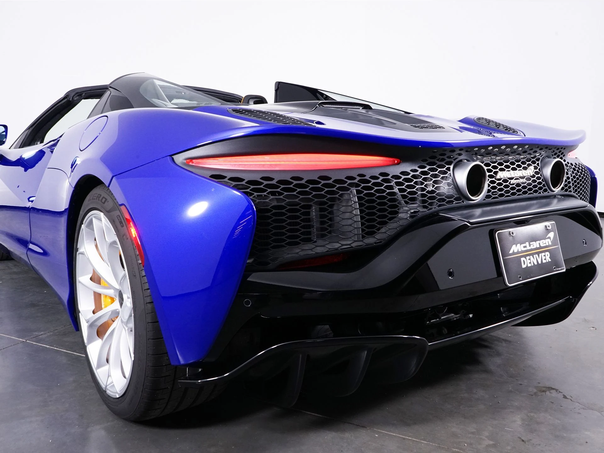 mph018_3988565206_74eab4cf93c956aa2f9f835c125e2d4ex_9c4c871120