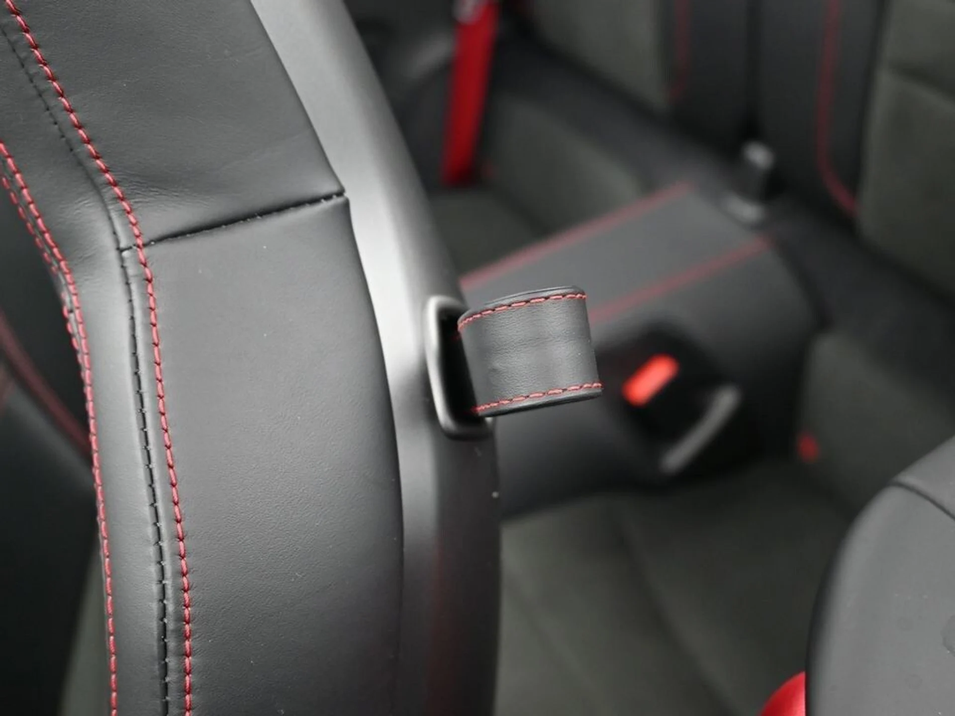 mph018_3988608833_7b455edd6d7655825534cdfc194e8efex_54e40dba00