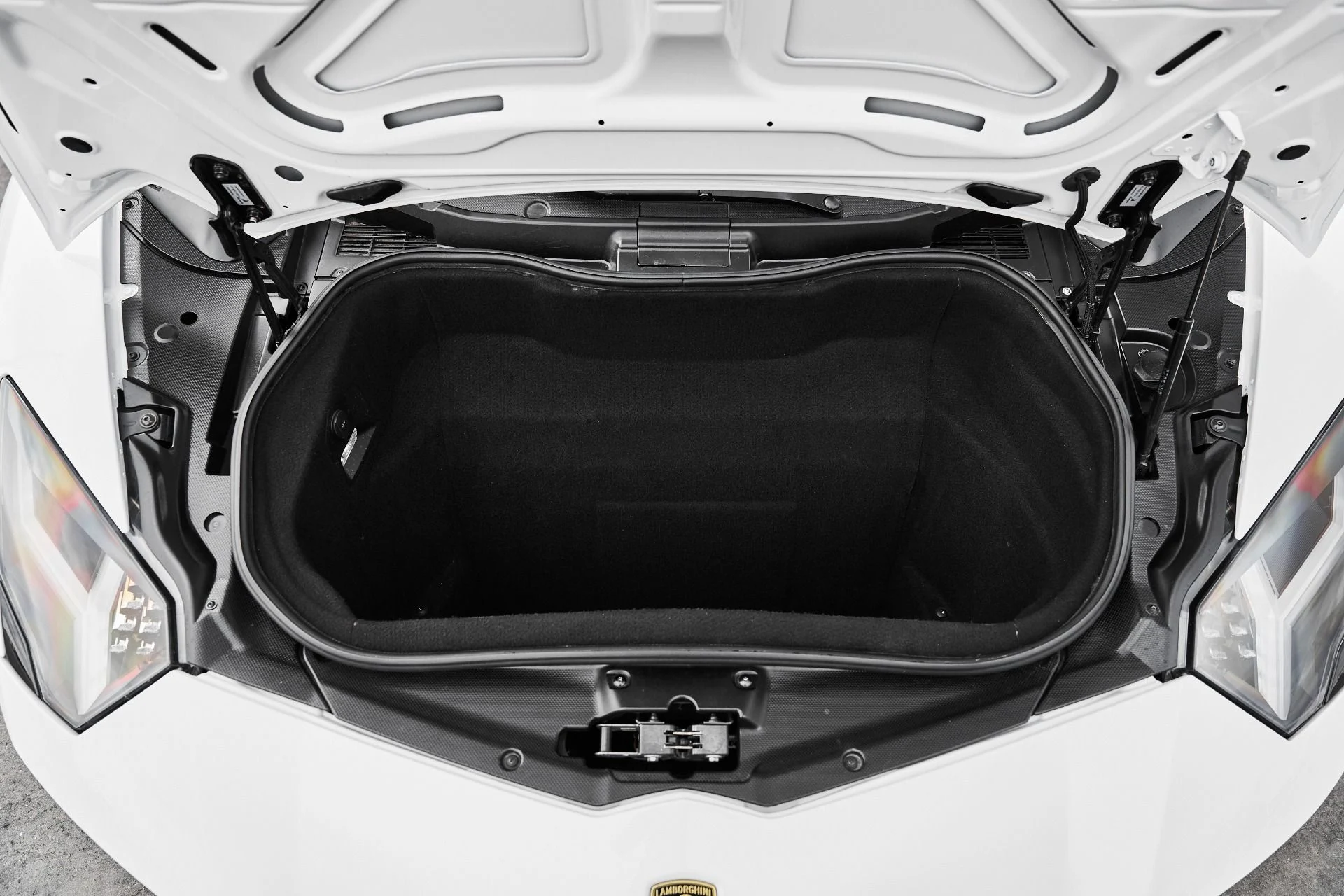 mph018_3989963825_Used_2018_Lamborghini_Aventador_S_Base_1775006818_056f76a747