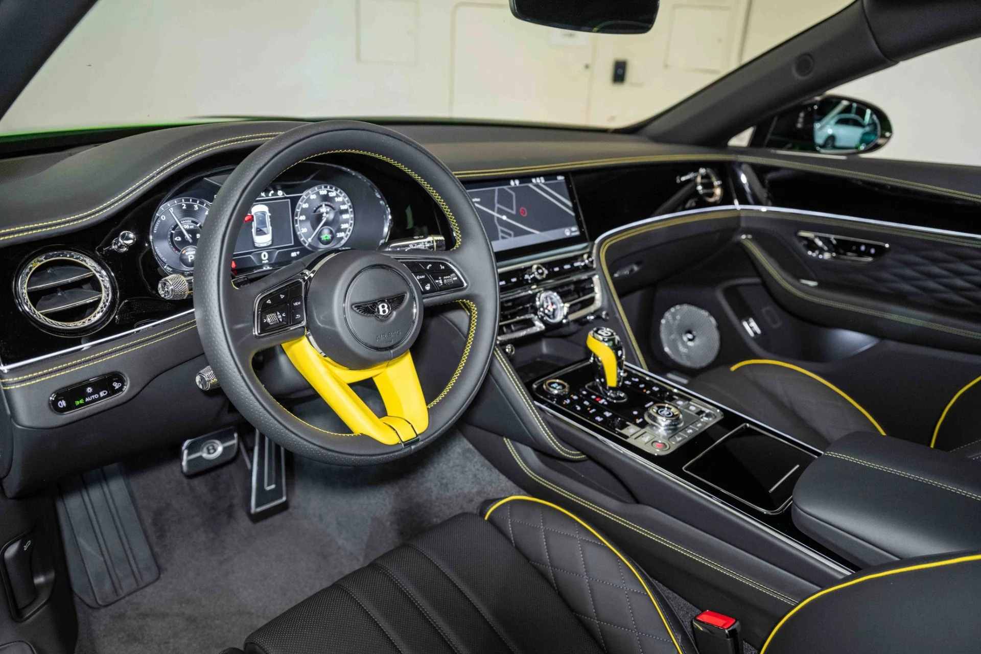 mph018_3993913644_Used_2024_Bentley_Flying_Spur_S_Hybrid_1749914202_6beb133e35