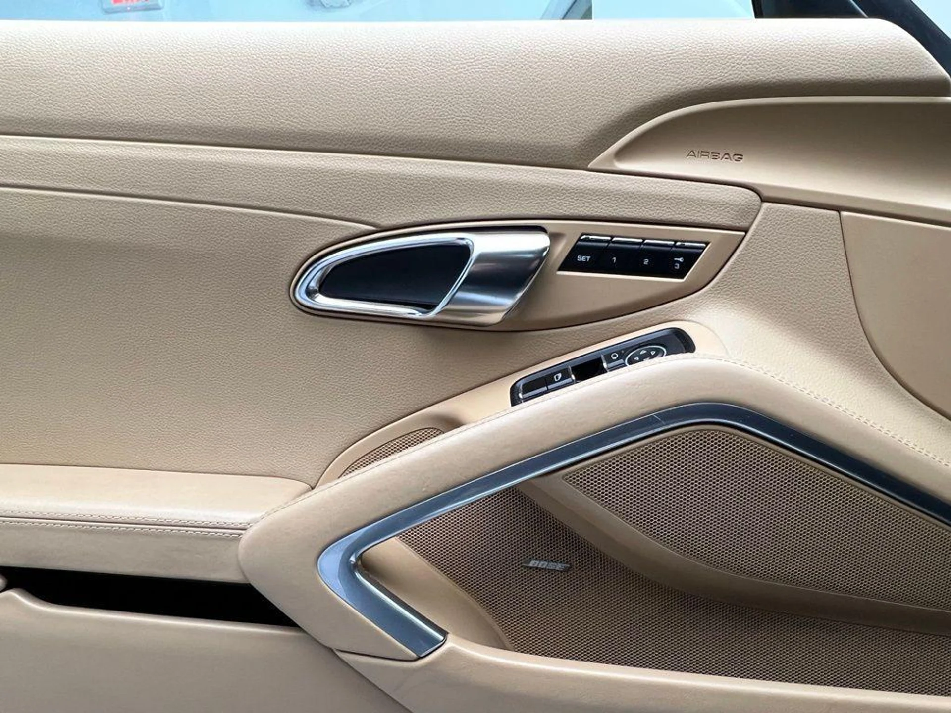 mph018_3996733983_X3c_E_Ly_J6_Y_Uh_UI_Nh_Y5_G5jno_Bch_Nw_9137200b0c