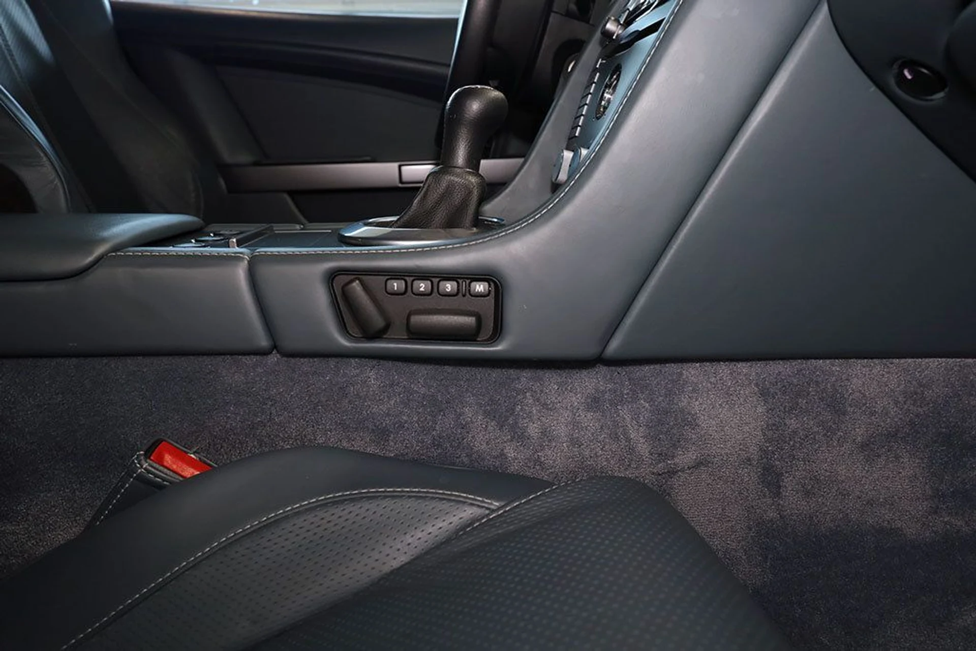 mph018_4003252873_used_2007_aston_martin_db9_2drcoupemanual_9689_21830752_19_1024_c64ec80754