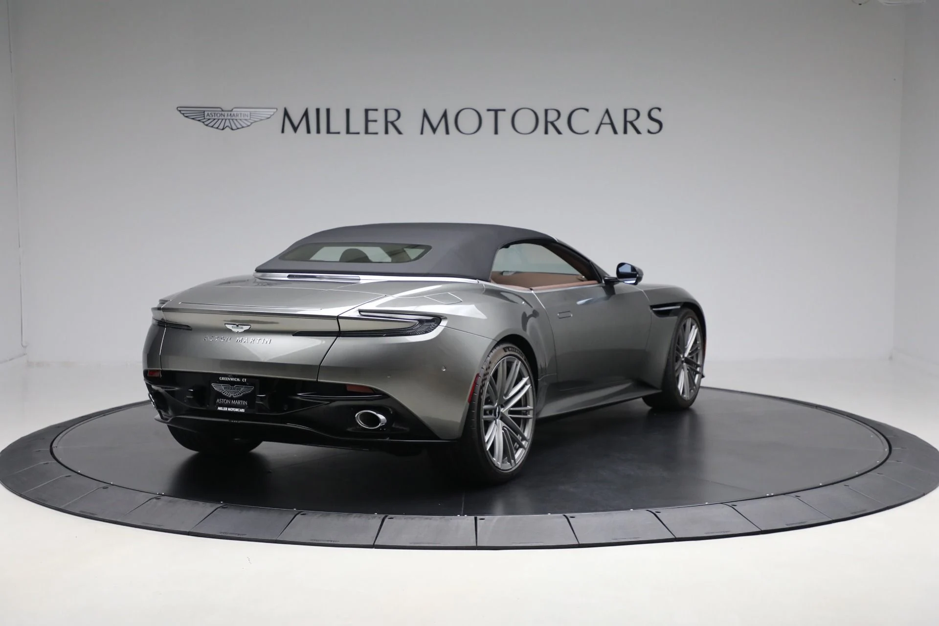 mph018_4005863772_New_2026_Aston_Martin_DB_12_Volante_c26f2da492